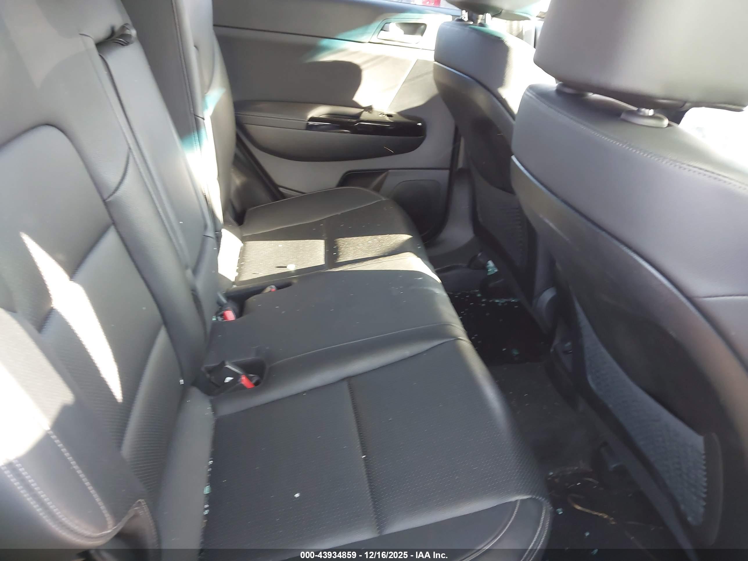 KIA SPORTAGE image 8