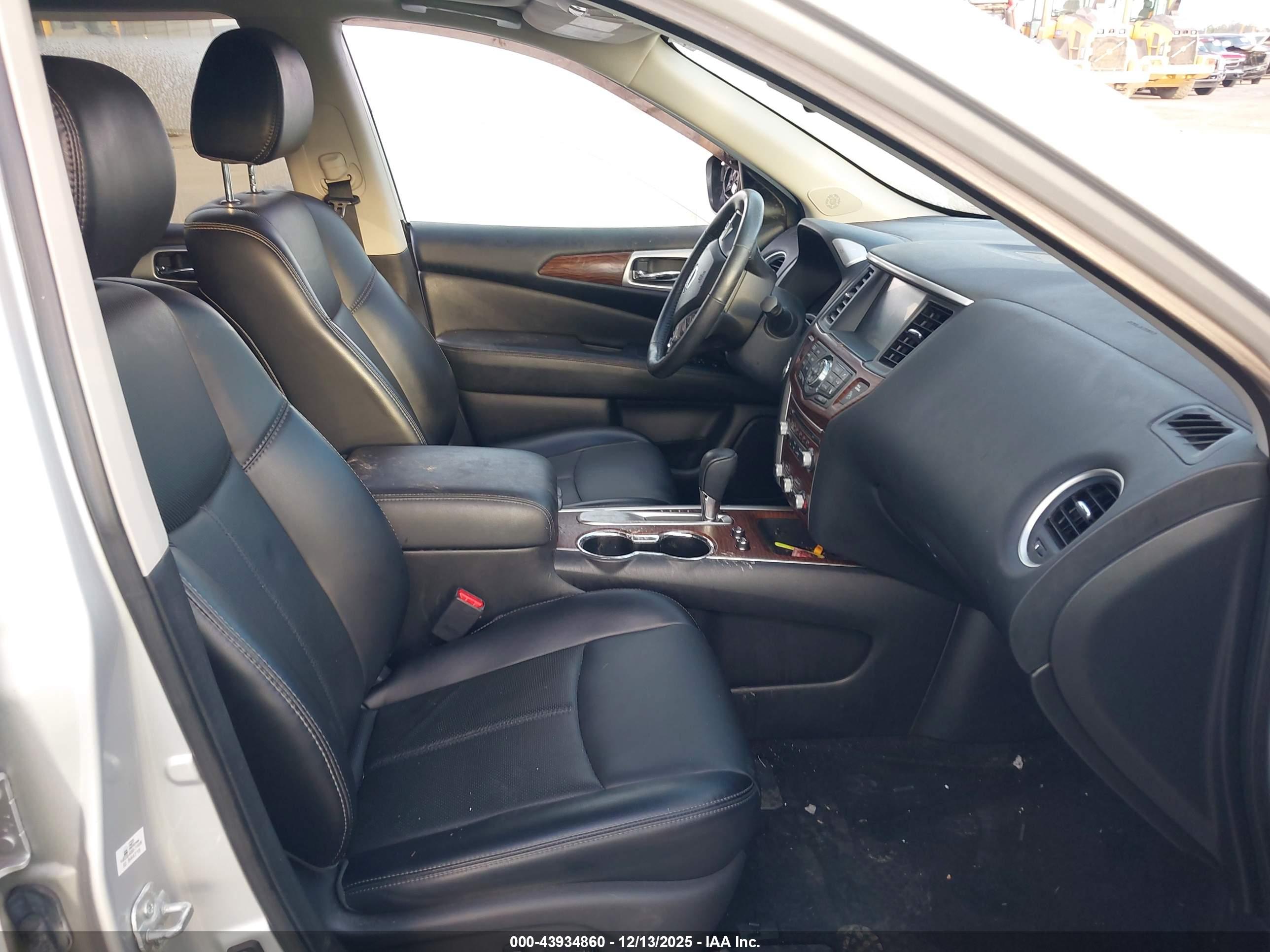 NISSAN PATHFINDER image 5