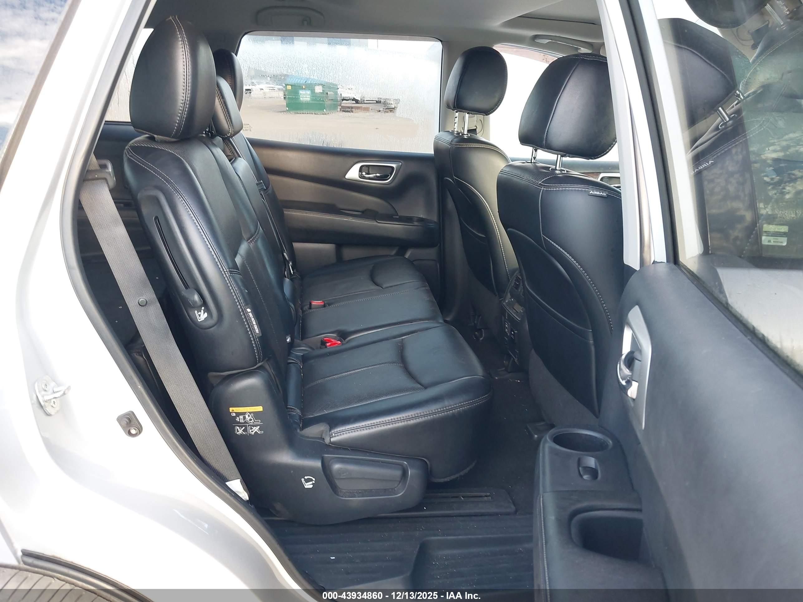 NISSAN PATHFINDER image 8
