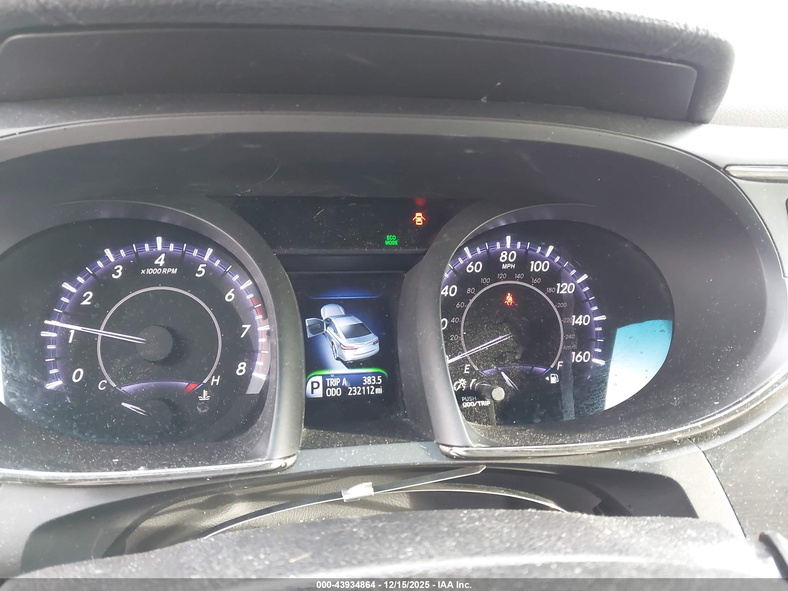 TOYOTA AVALON image 7