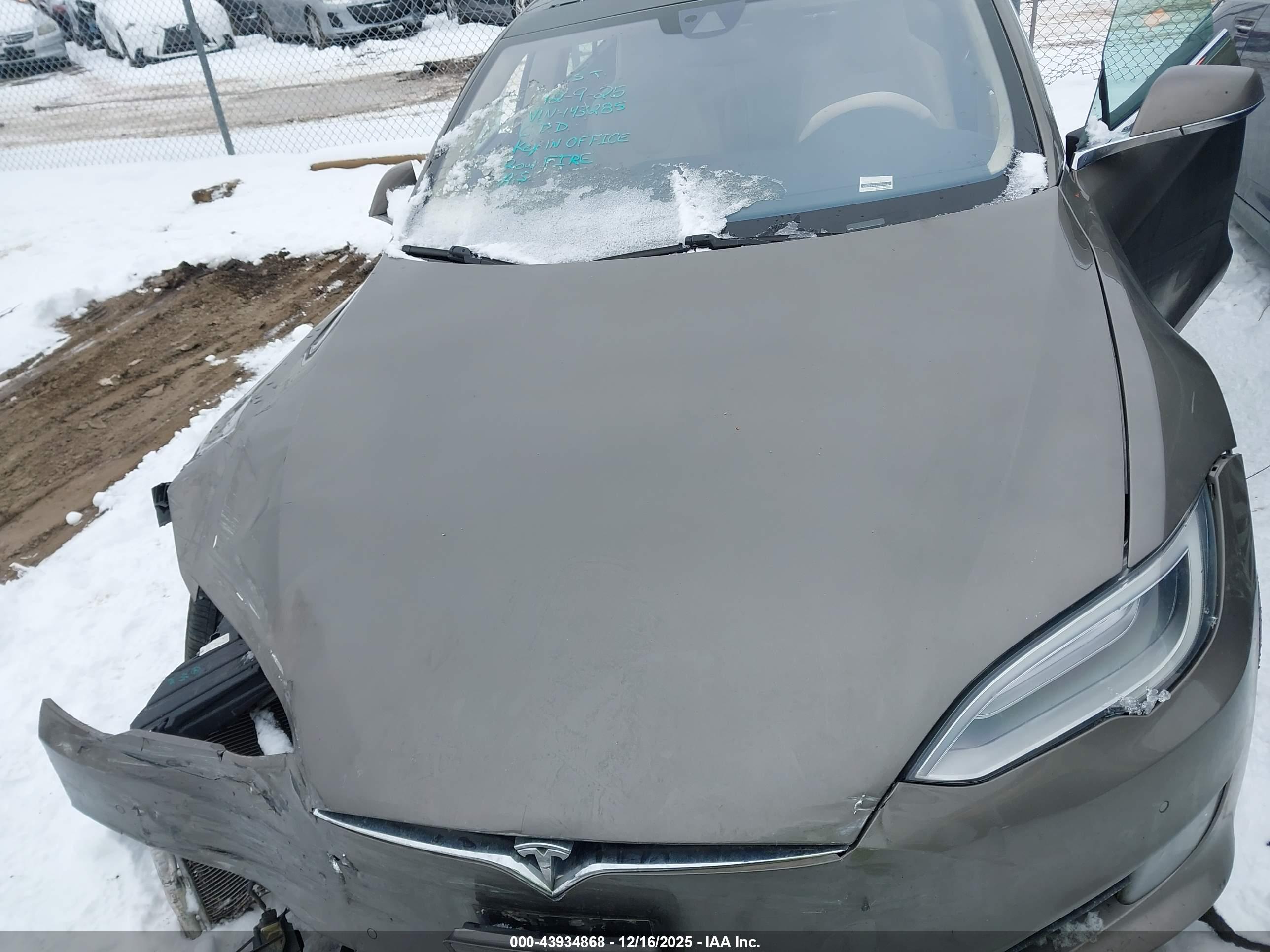 TESLA MODEL image 10