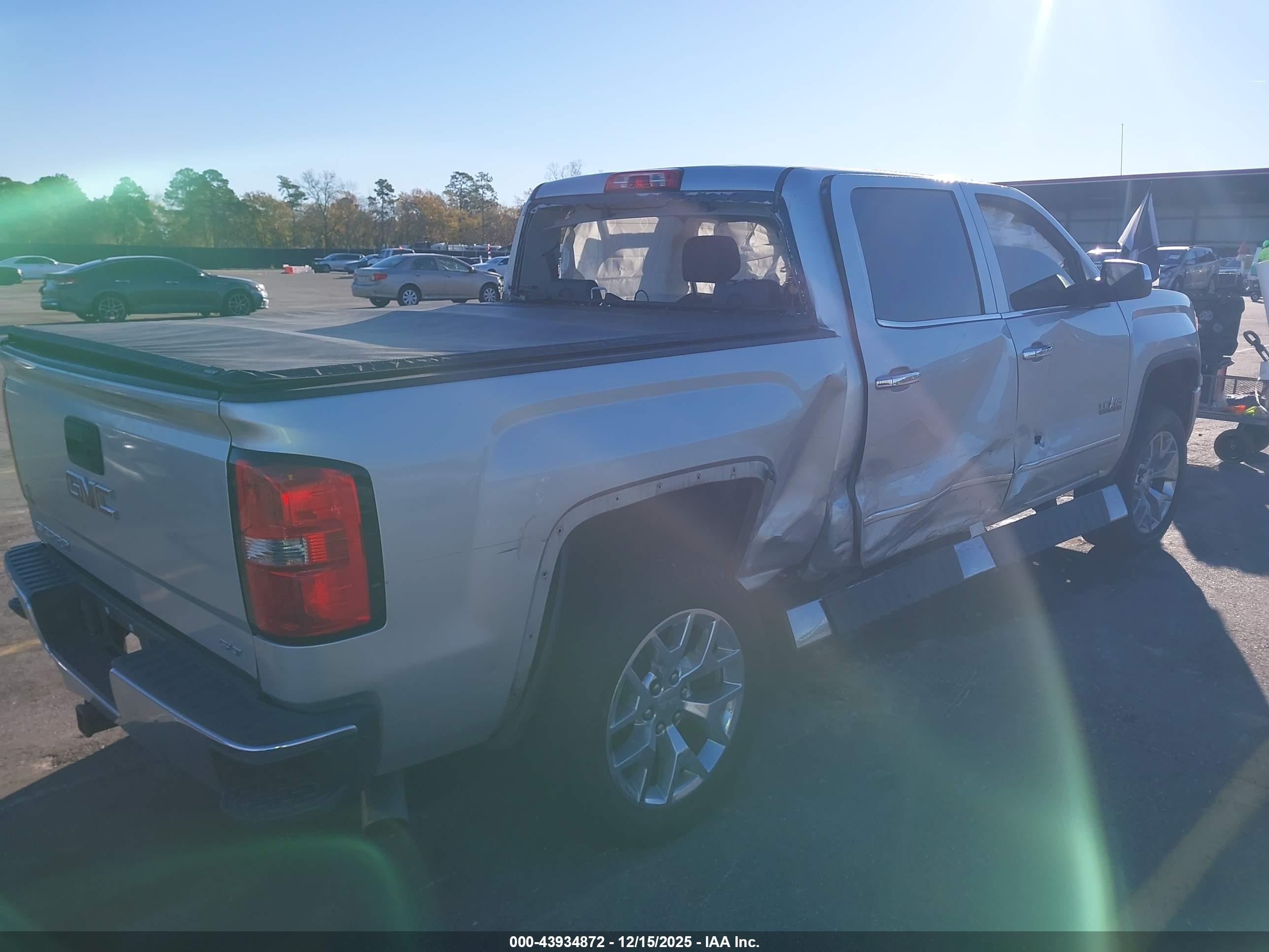 GMC SIERRA image 4