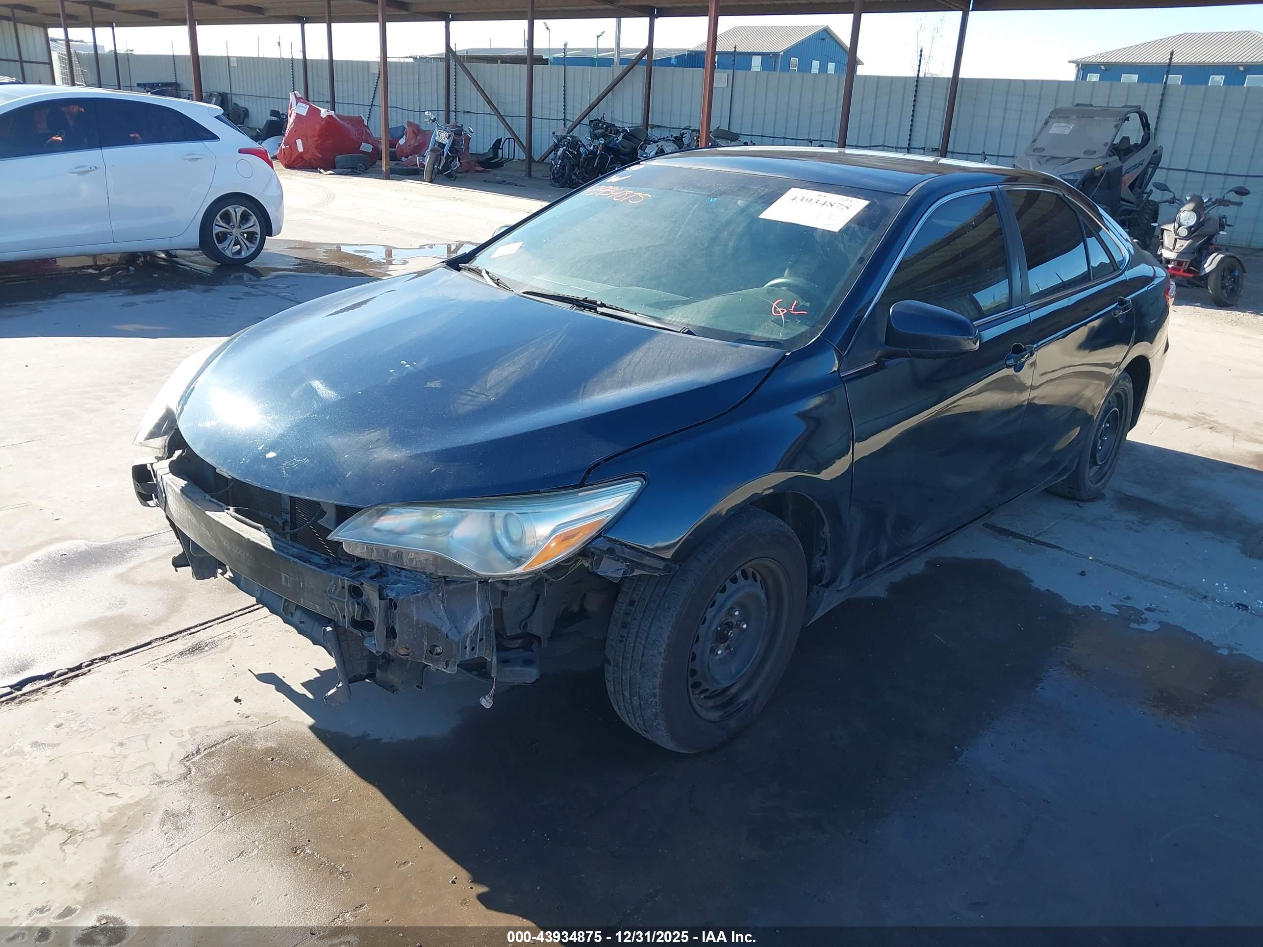 TOYOTA CAMRY image 2