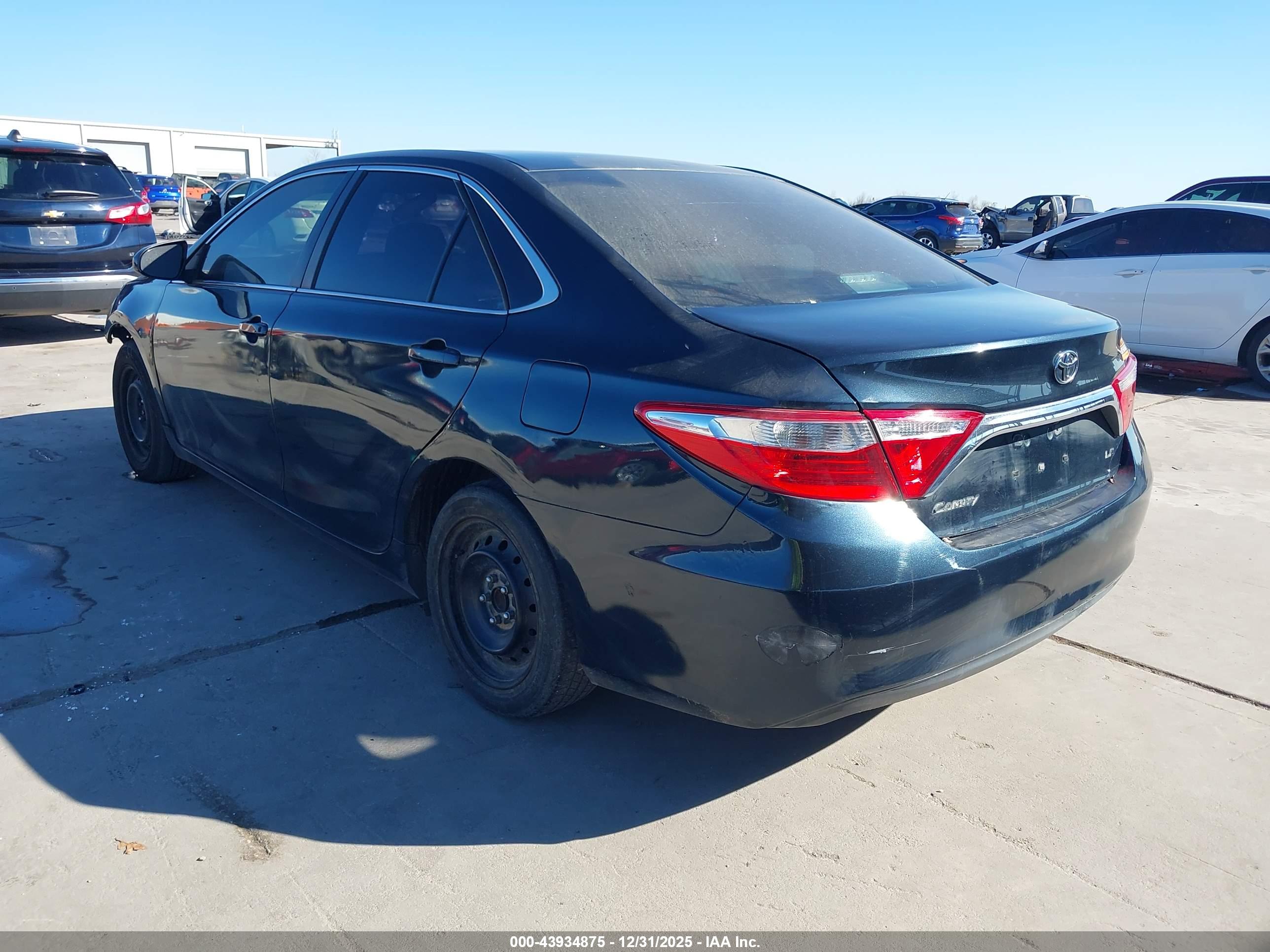 TOYOTA CAMRY image 3