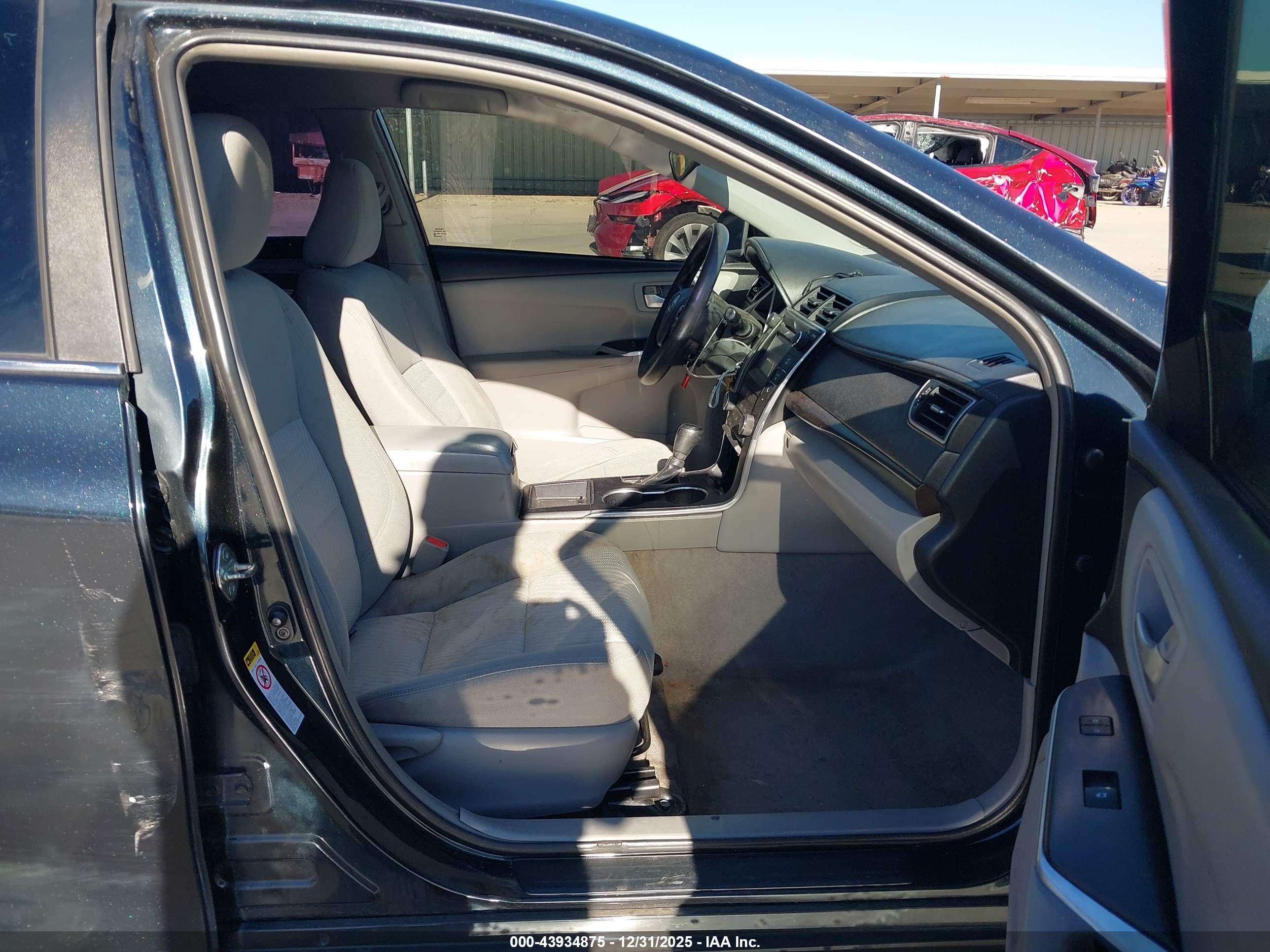 TOYOTA CAMRY image 5