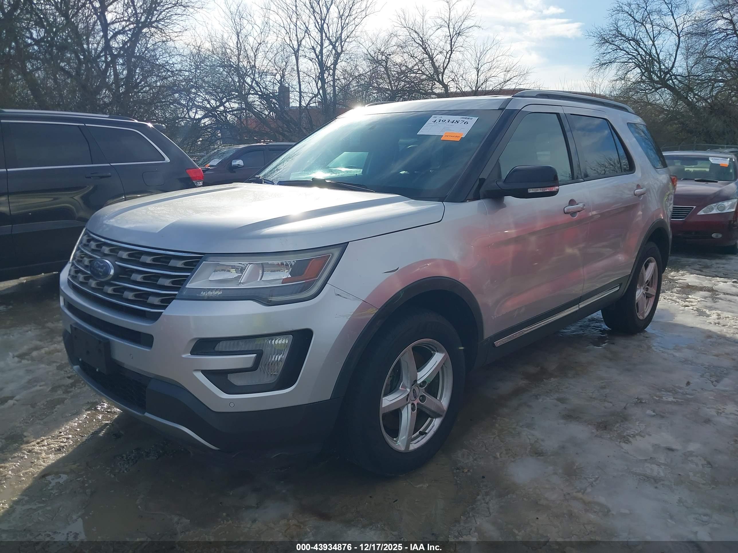 FORD EXPLORER image 2
