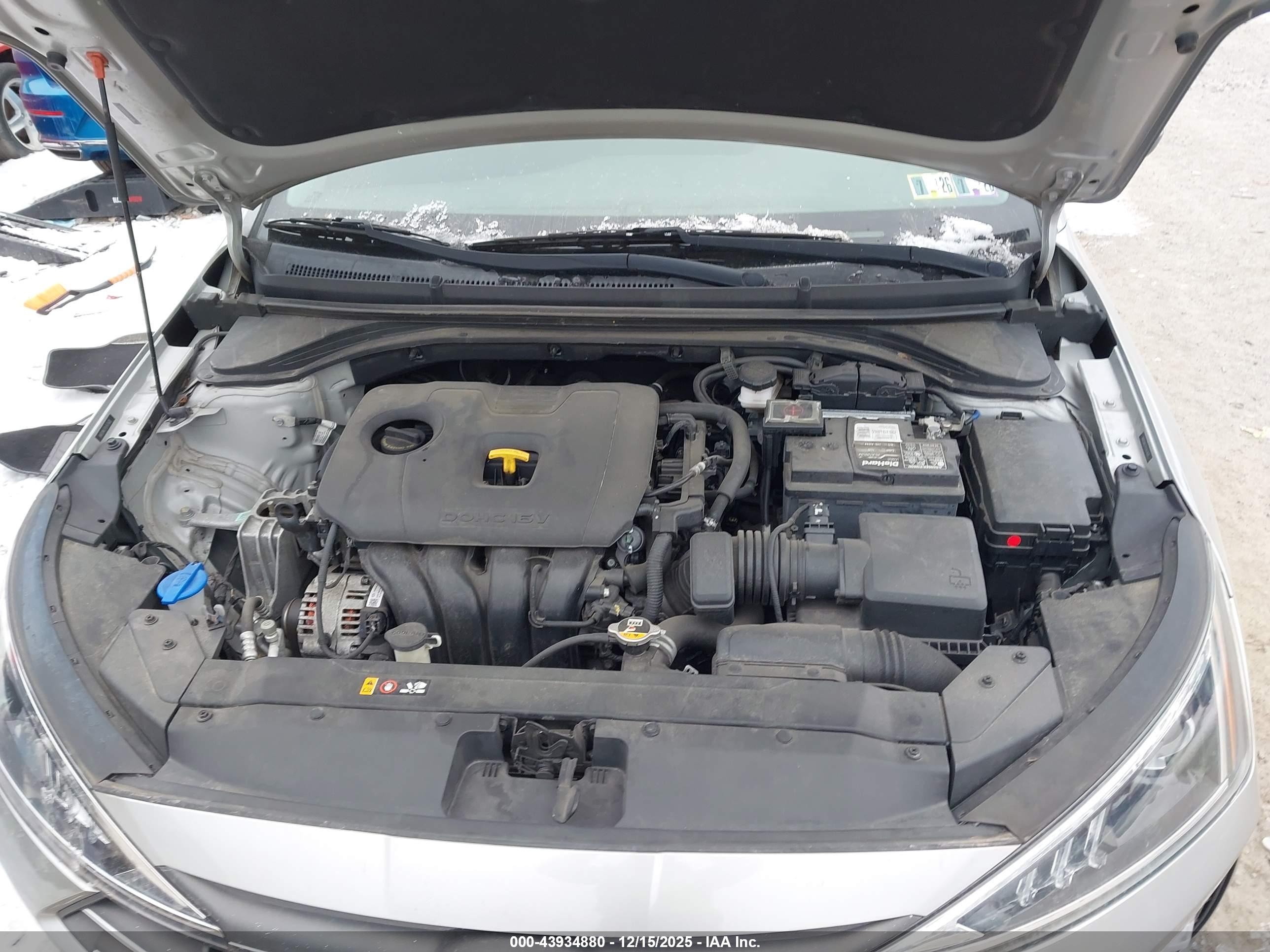 HYUNDAI ELANTRA image 10