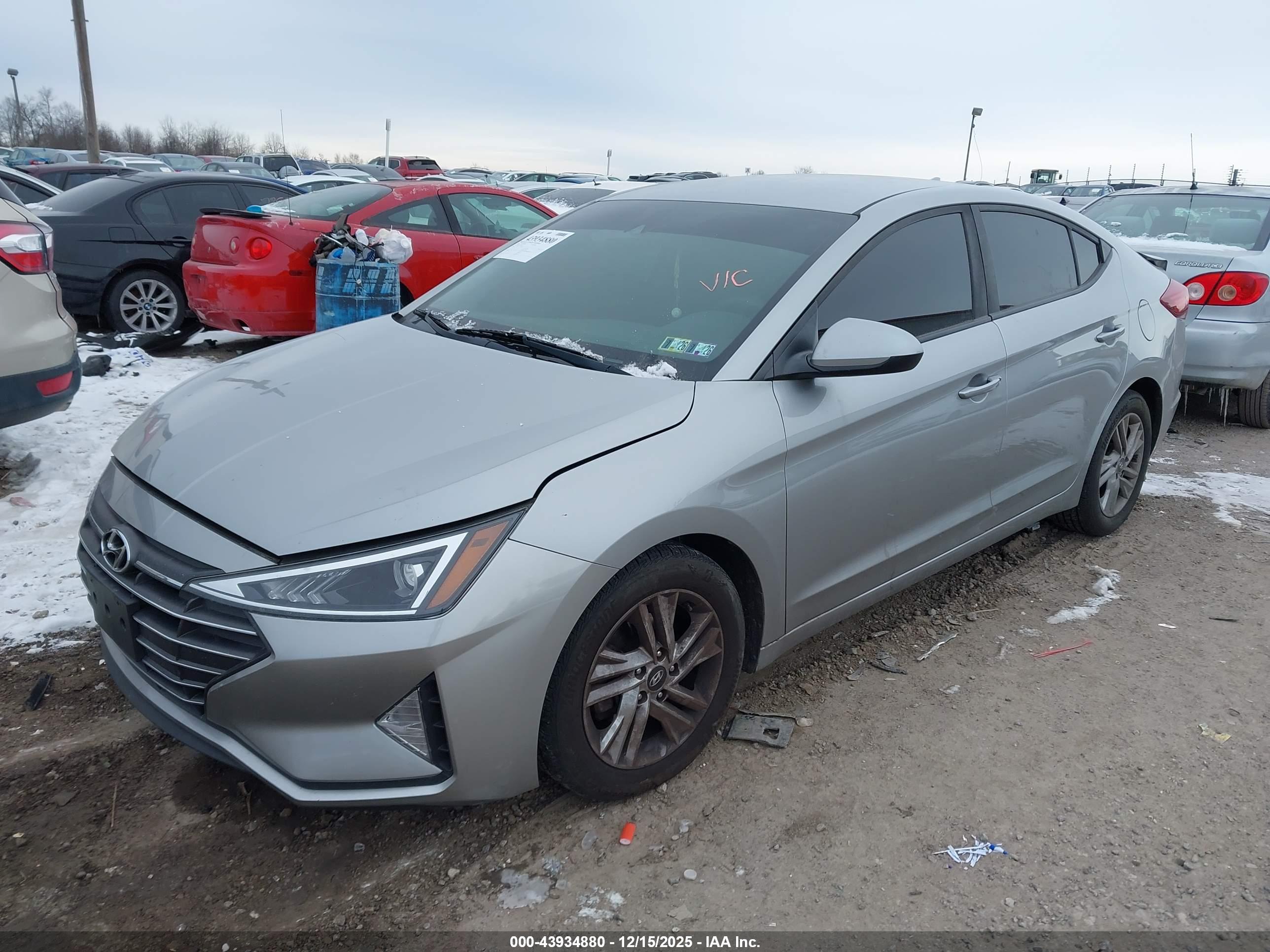 HYUNDAI ELANTRA image 2
