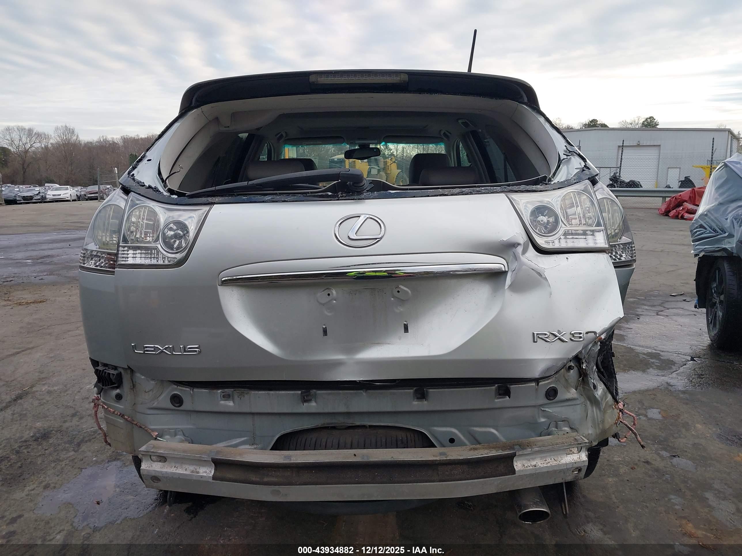 LEXUS RX image 6