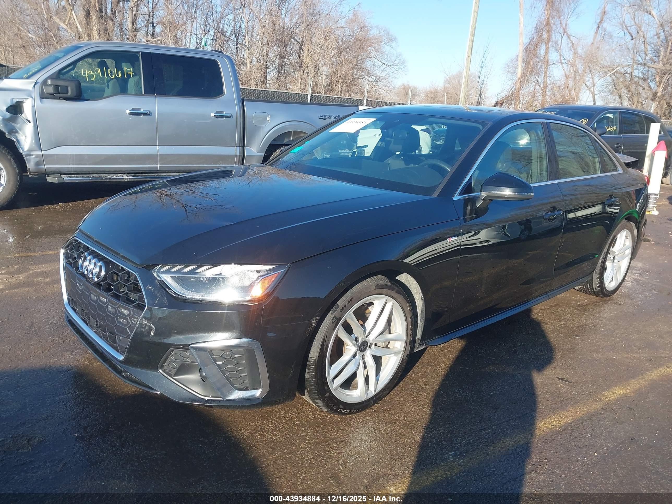 AUDI A4 image 2