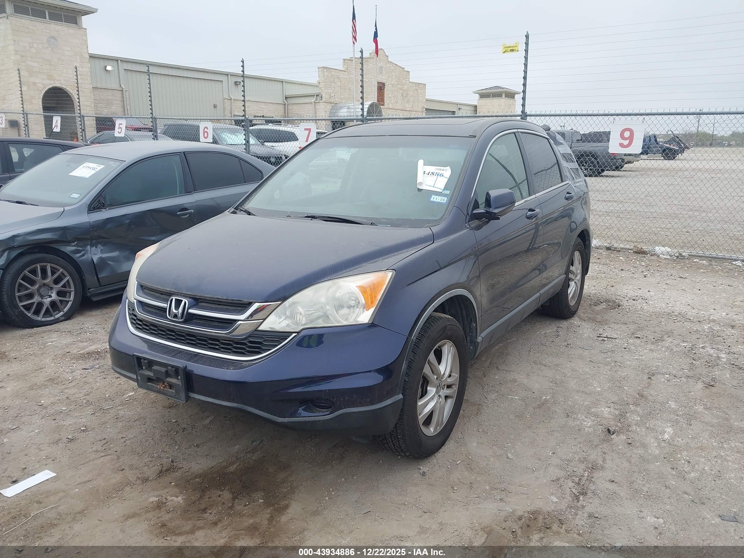 HONDA CR-V image 2