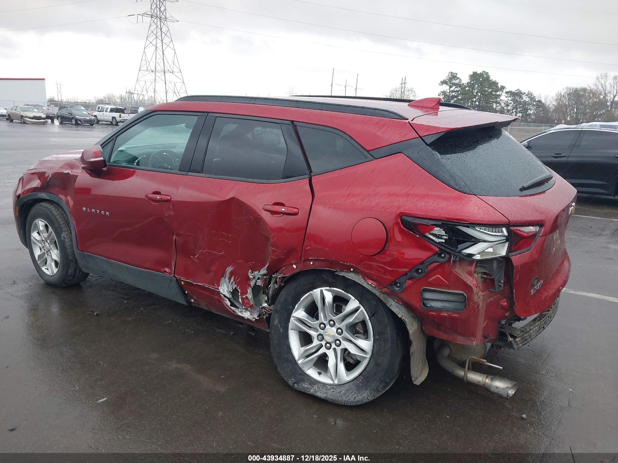 CHEVROLET BLAZER image 3