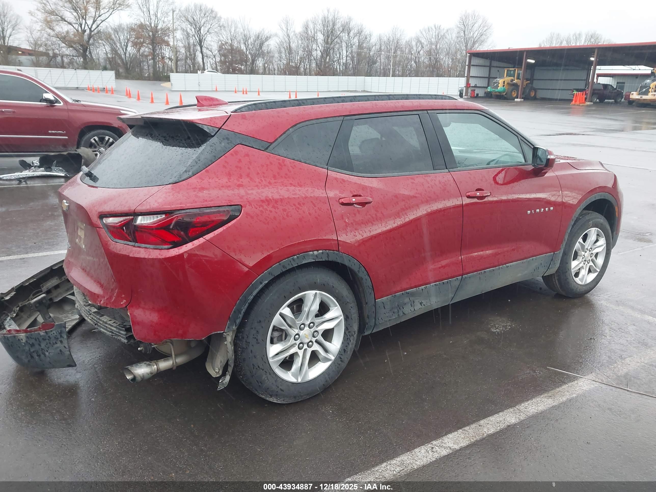 CHEVROLET BLAZER image 4