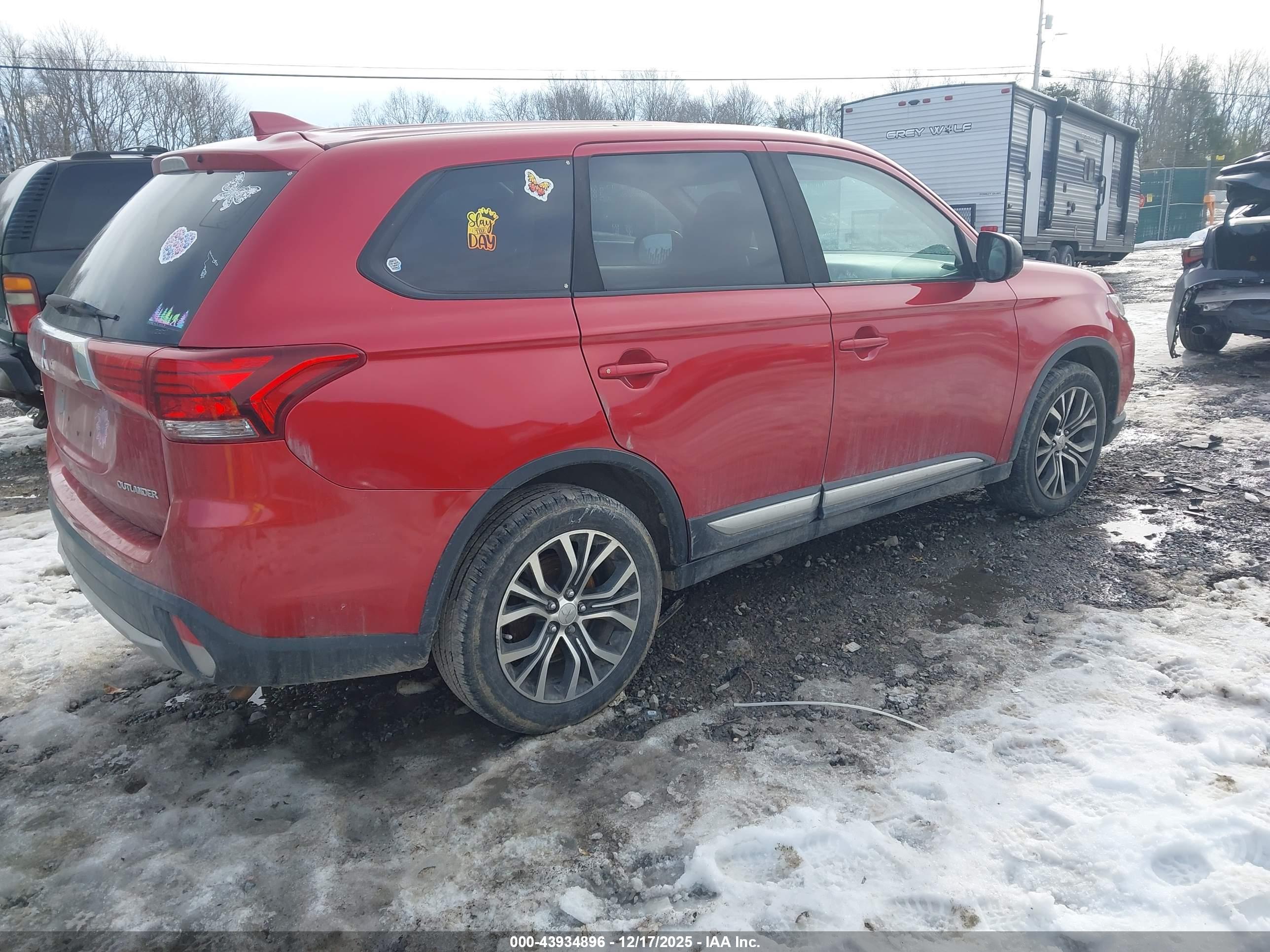 MITSUBISHI OUTLANDER image 4