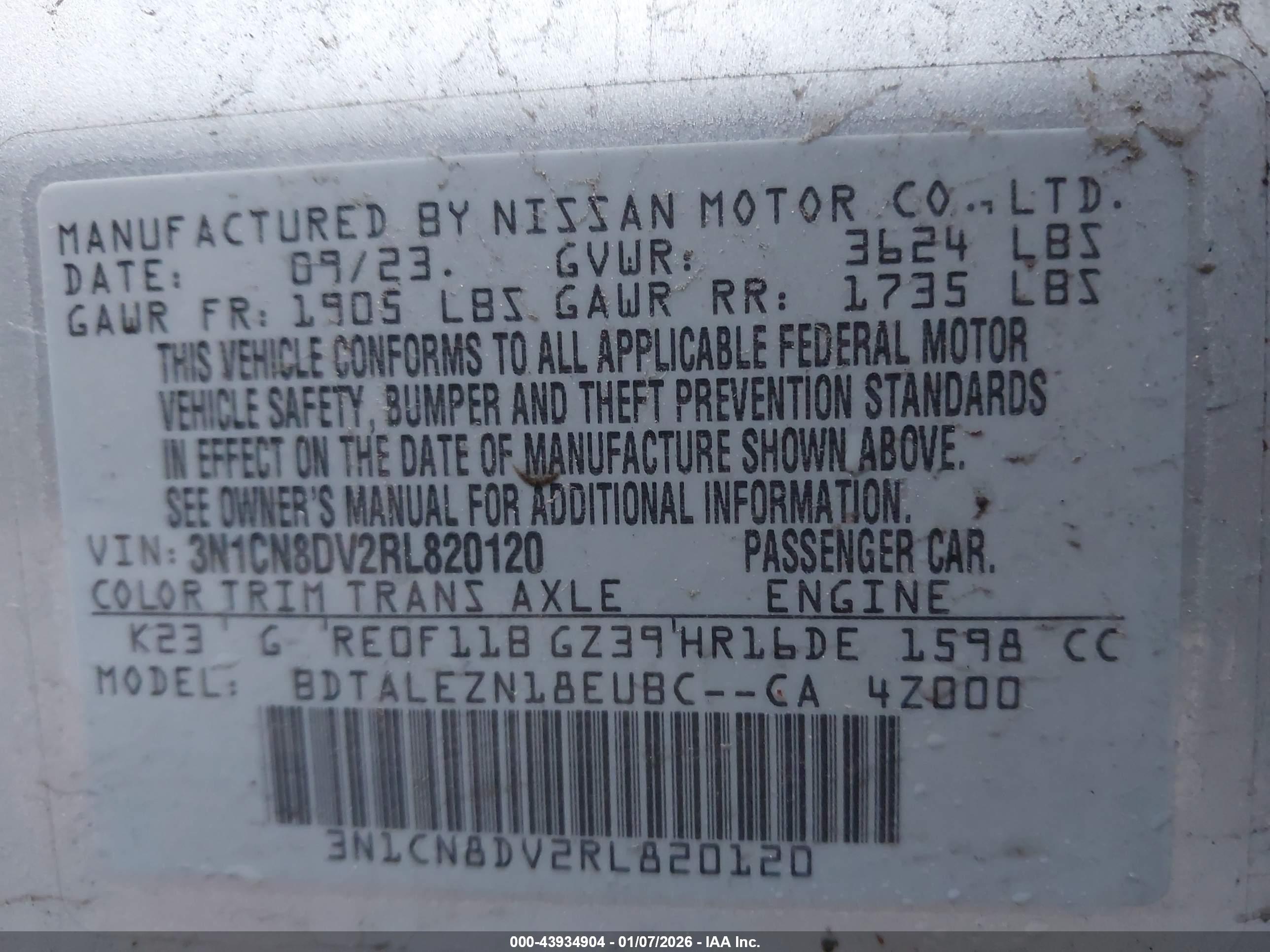 NISSAN VERSA image 9