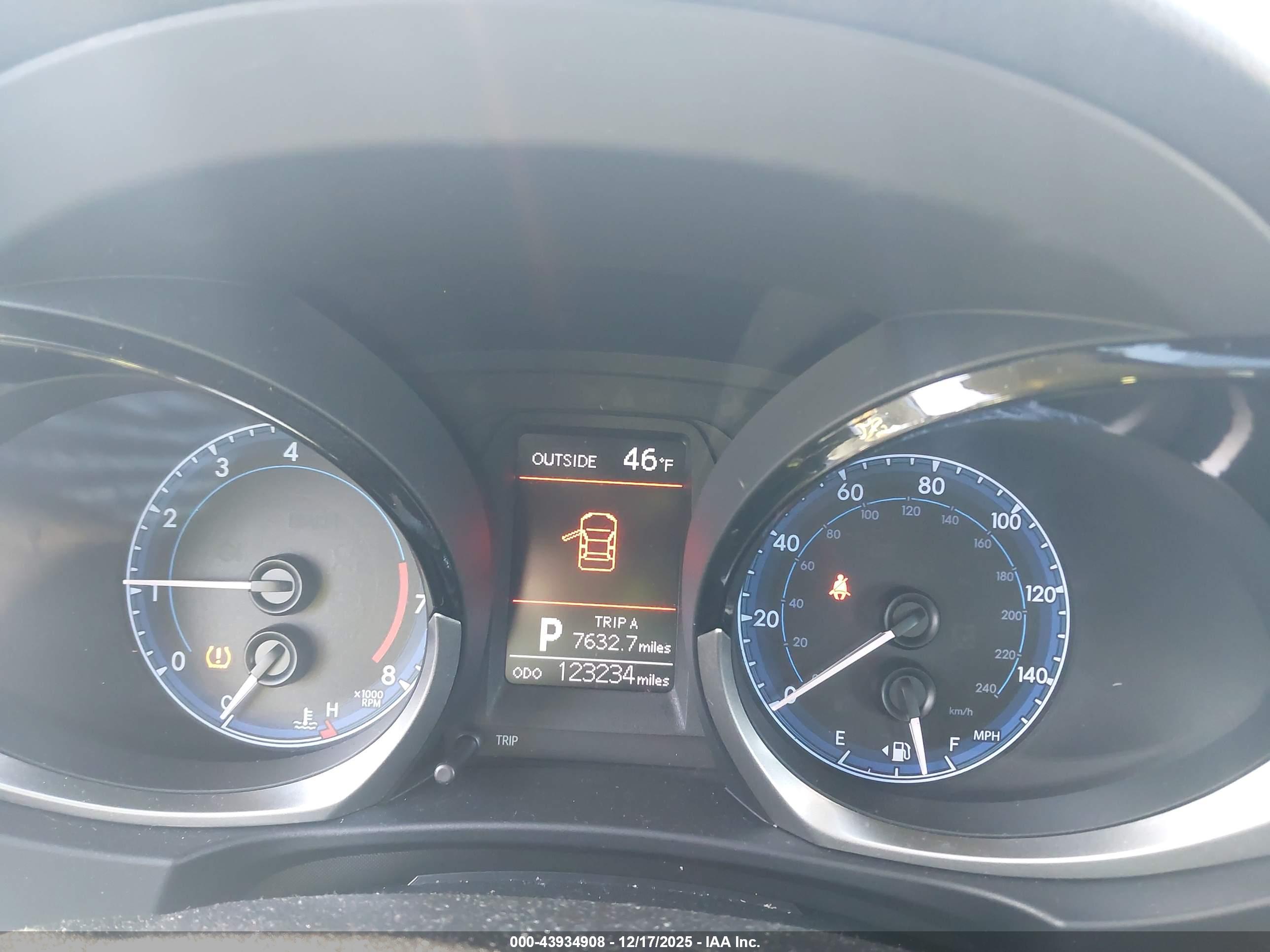 TOYOTA COROLLA image 7