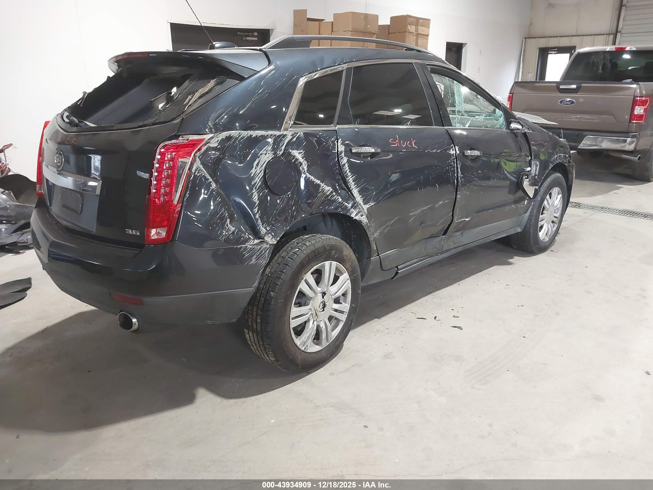 CADILLAC SRX image 4
