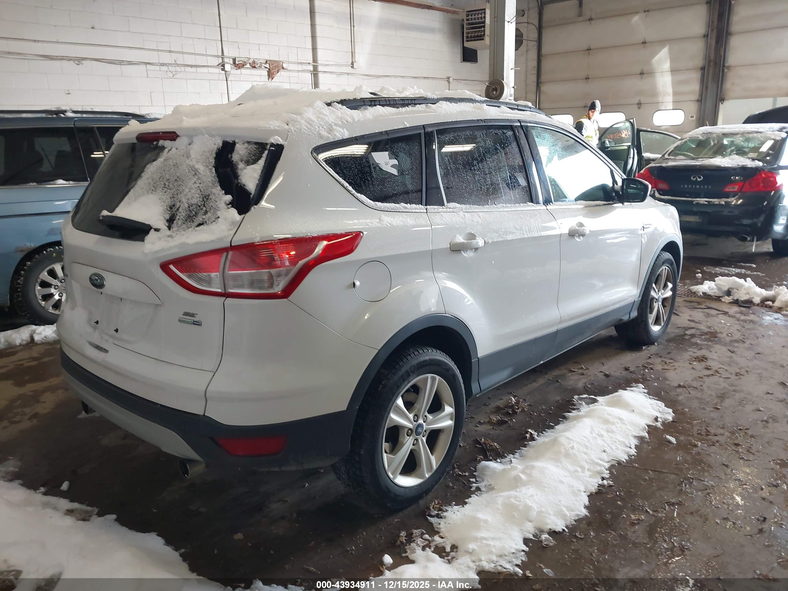 FORD ESCAPE image 4