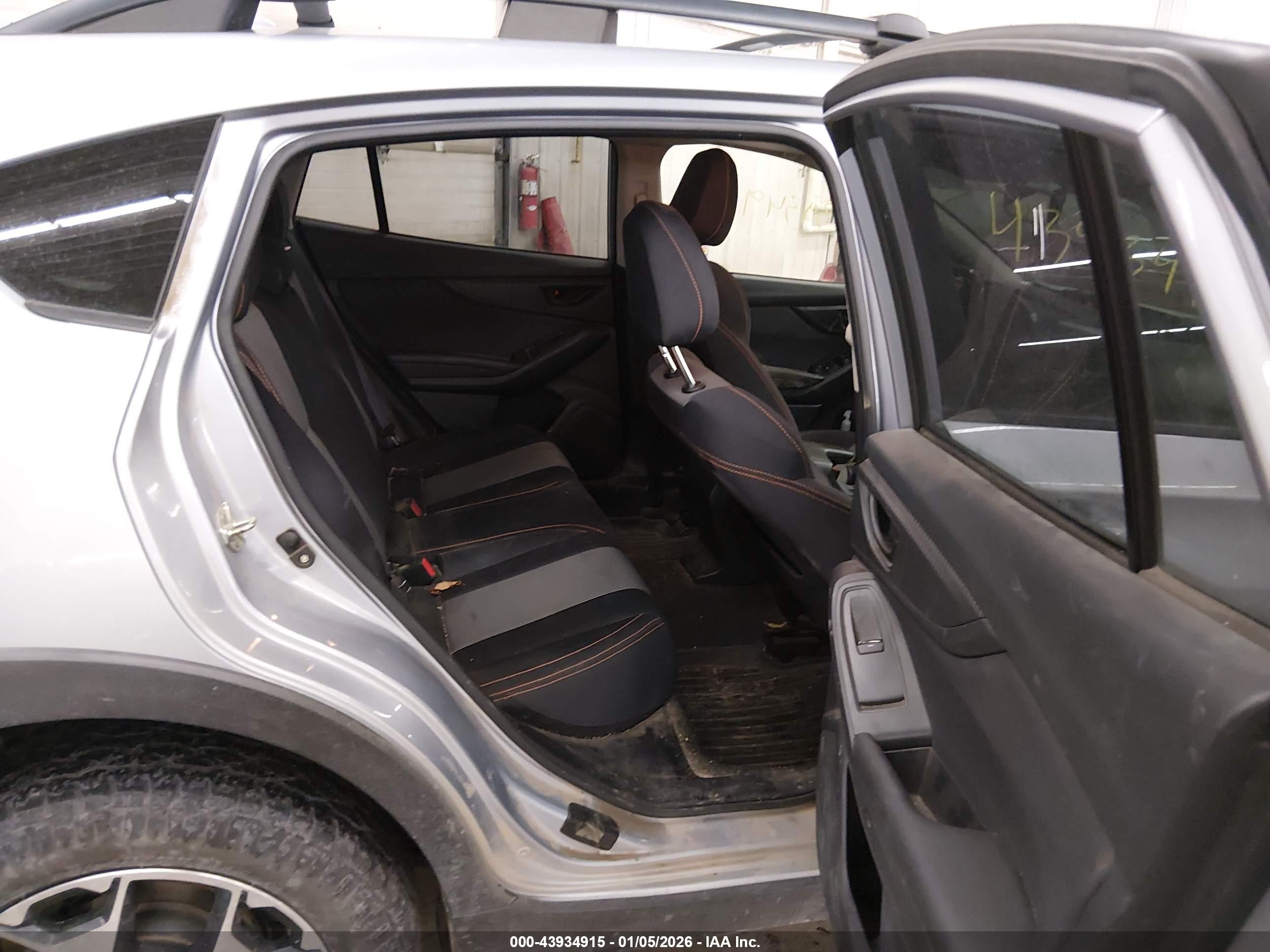 SUBARU CROSSTREK image 8