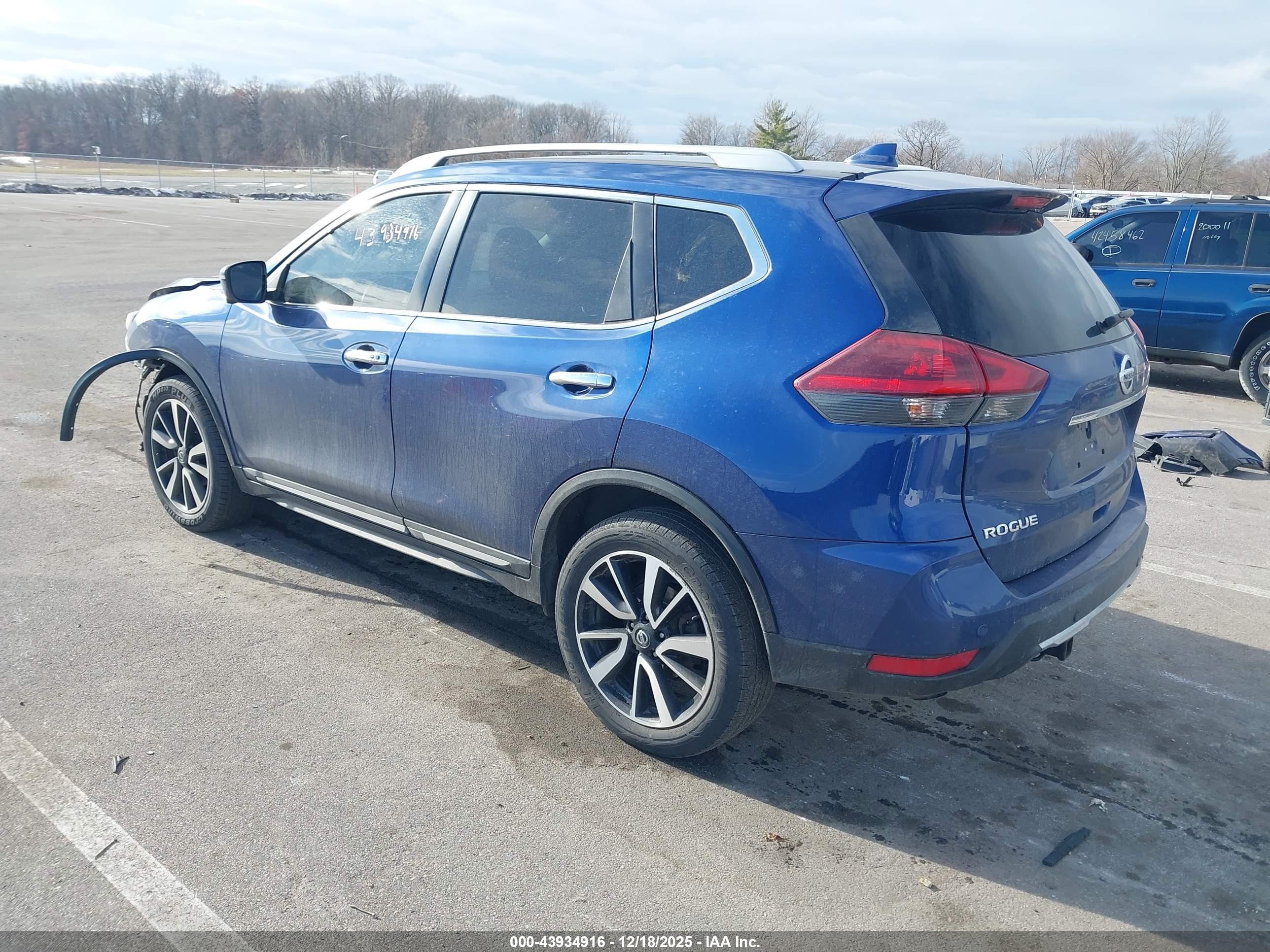 NISSAN ROGUE image 3