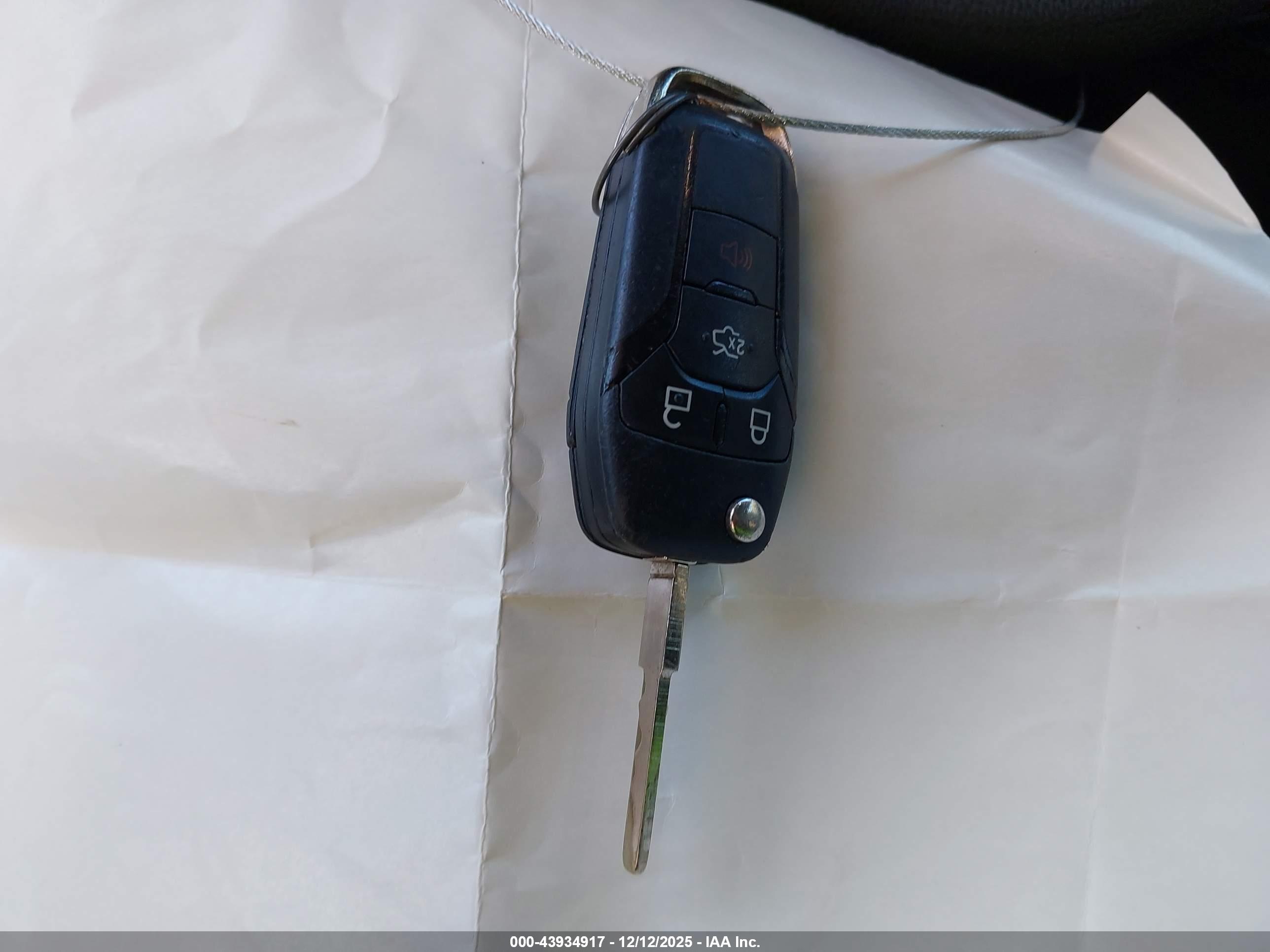 FORD FUSION image 11