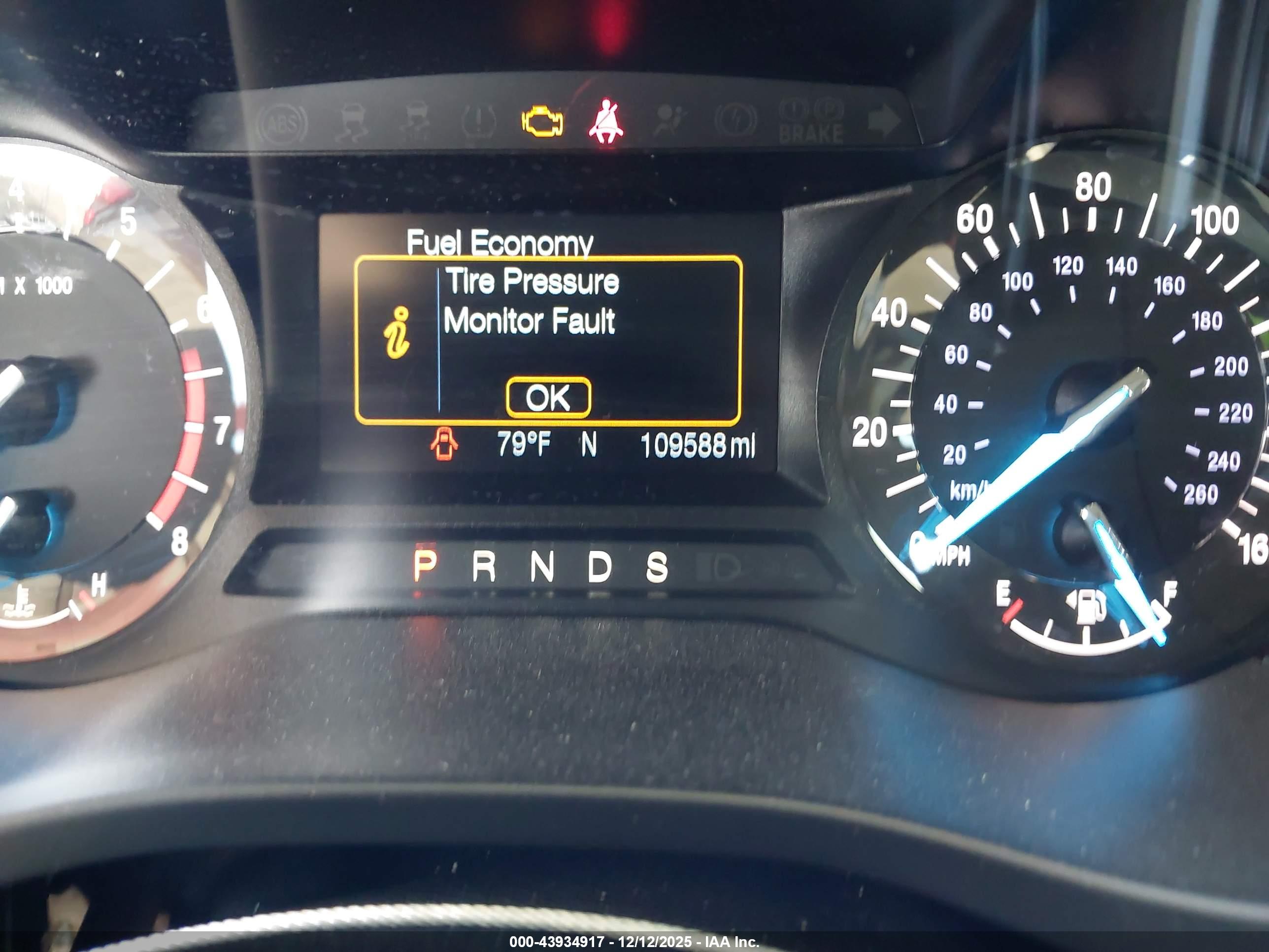 FORD FUSION image 7