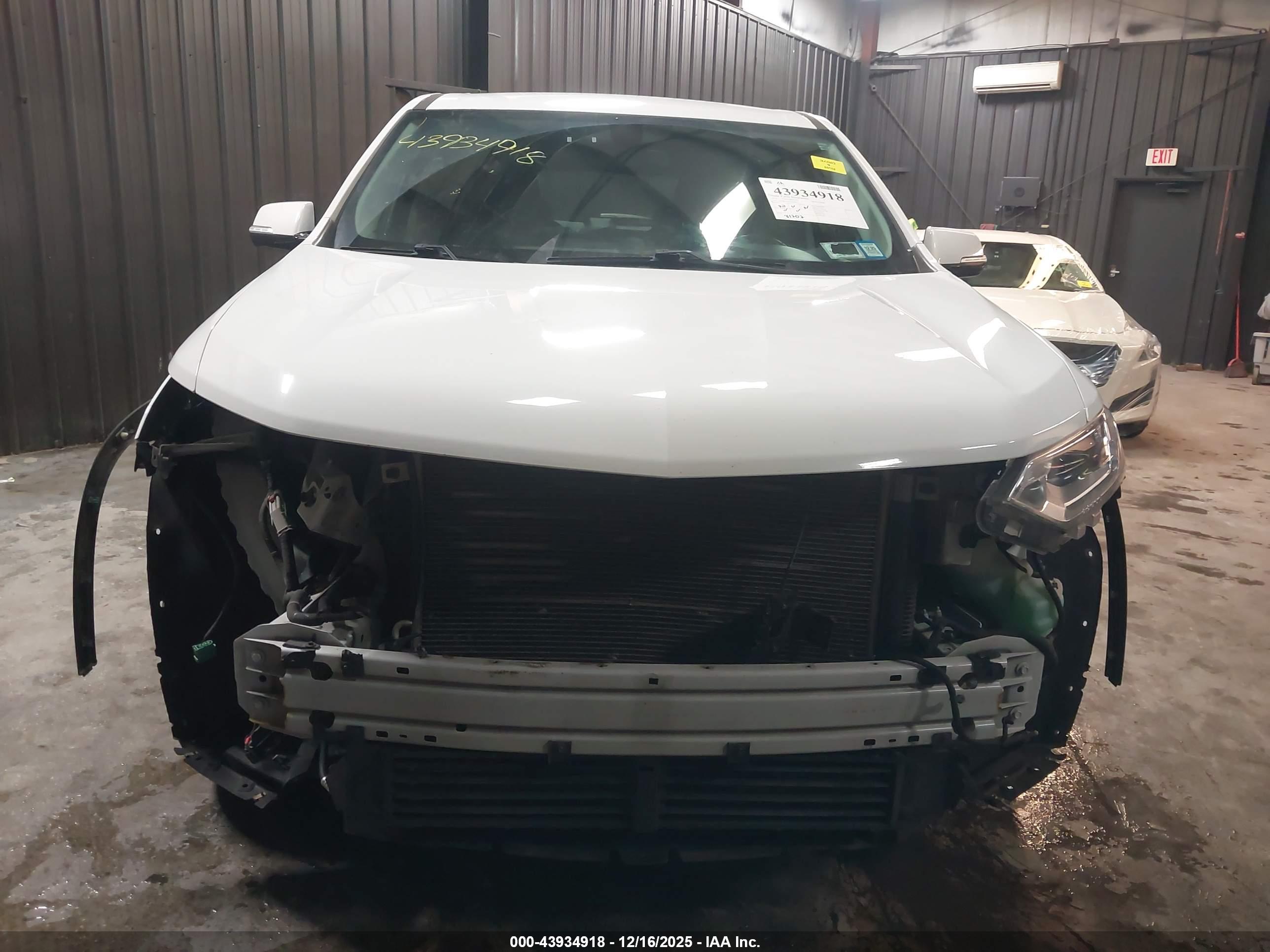 CHEVROLET TRAVERSE image 6