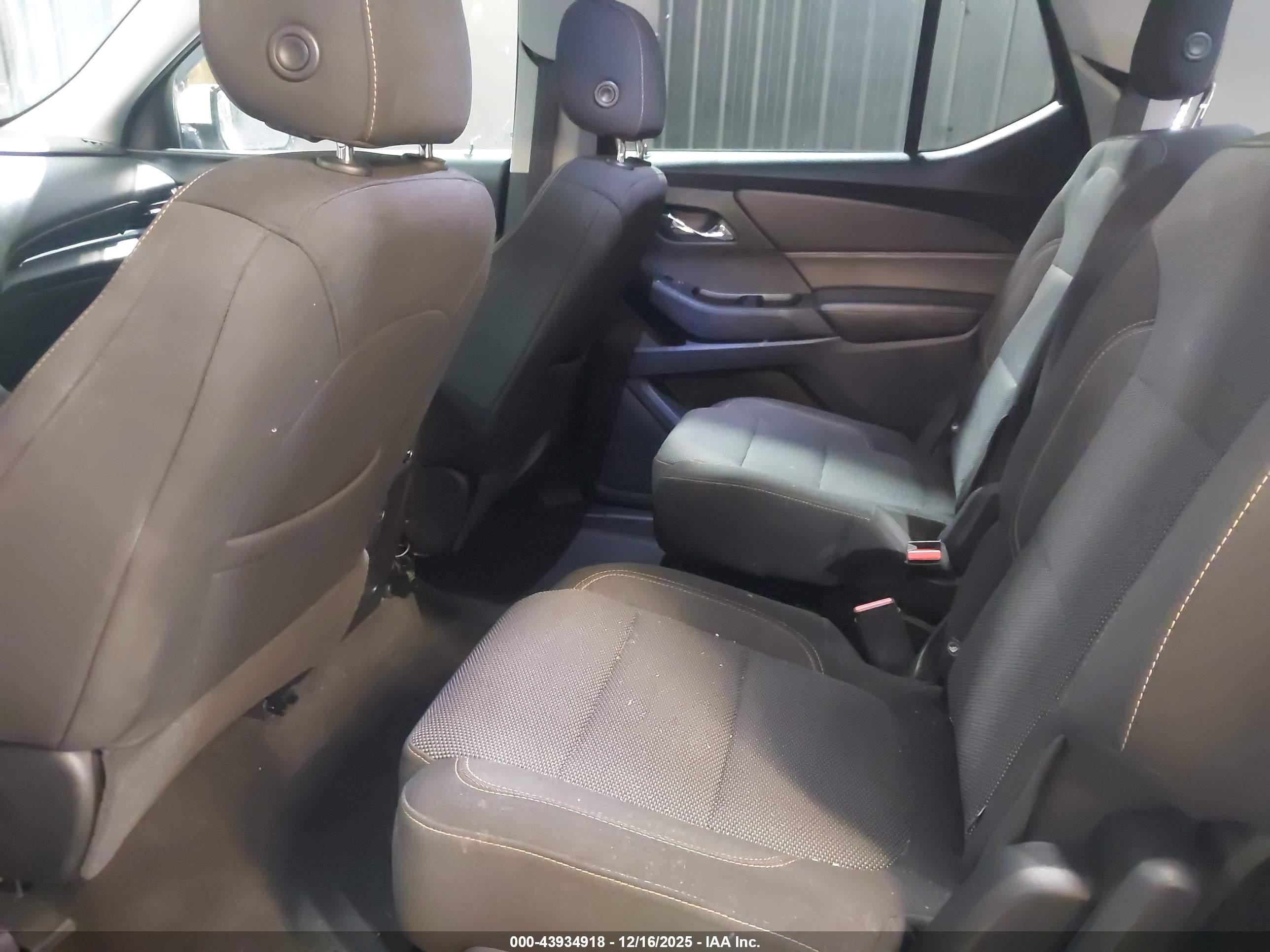 CHEVROLET TRAVERSE image 8