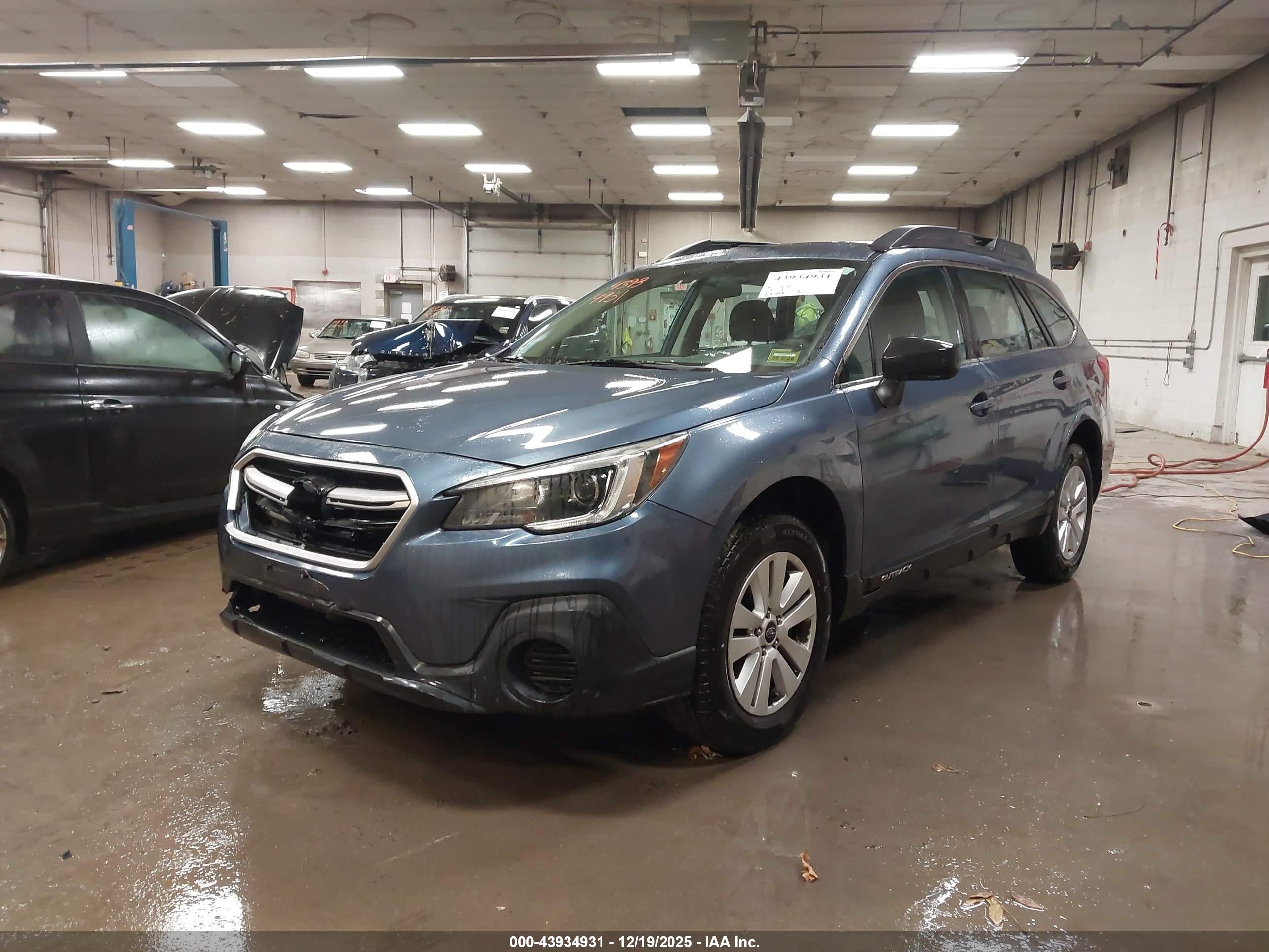 SUBARU OUTBACK image 2