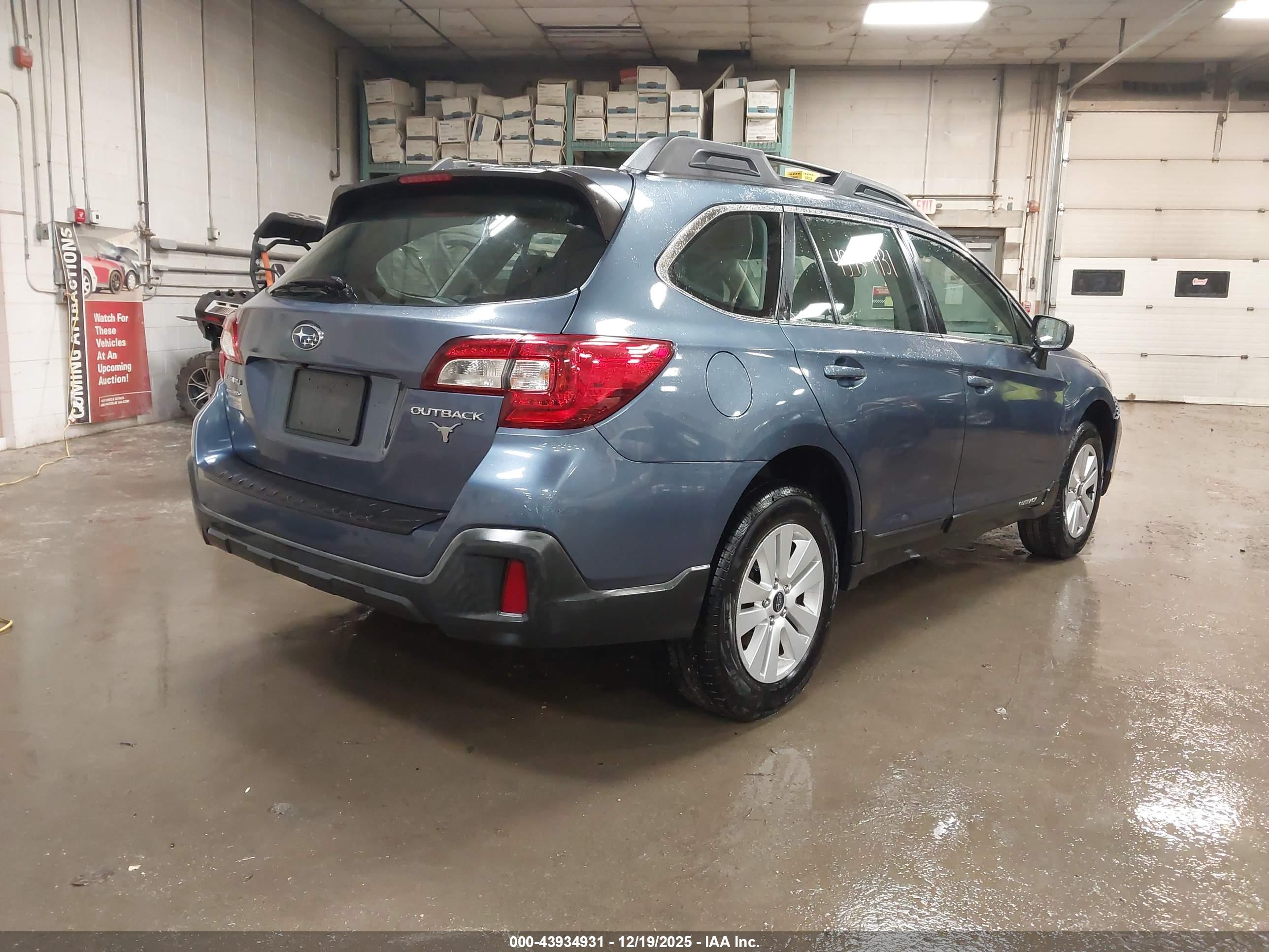 SUBARU OUTBACK image 4