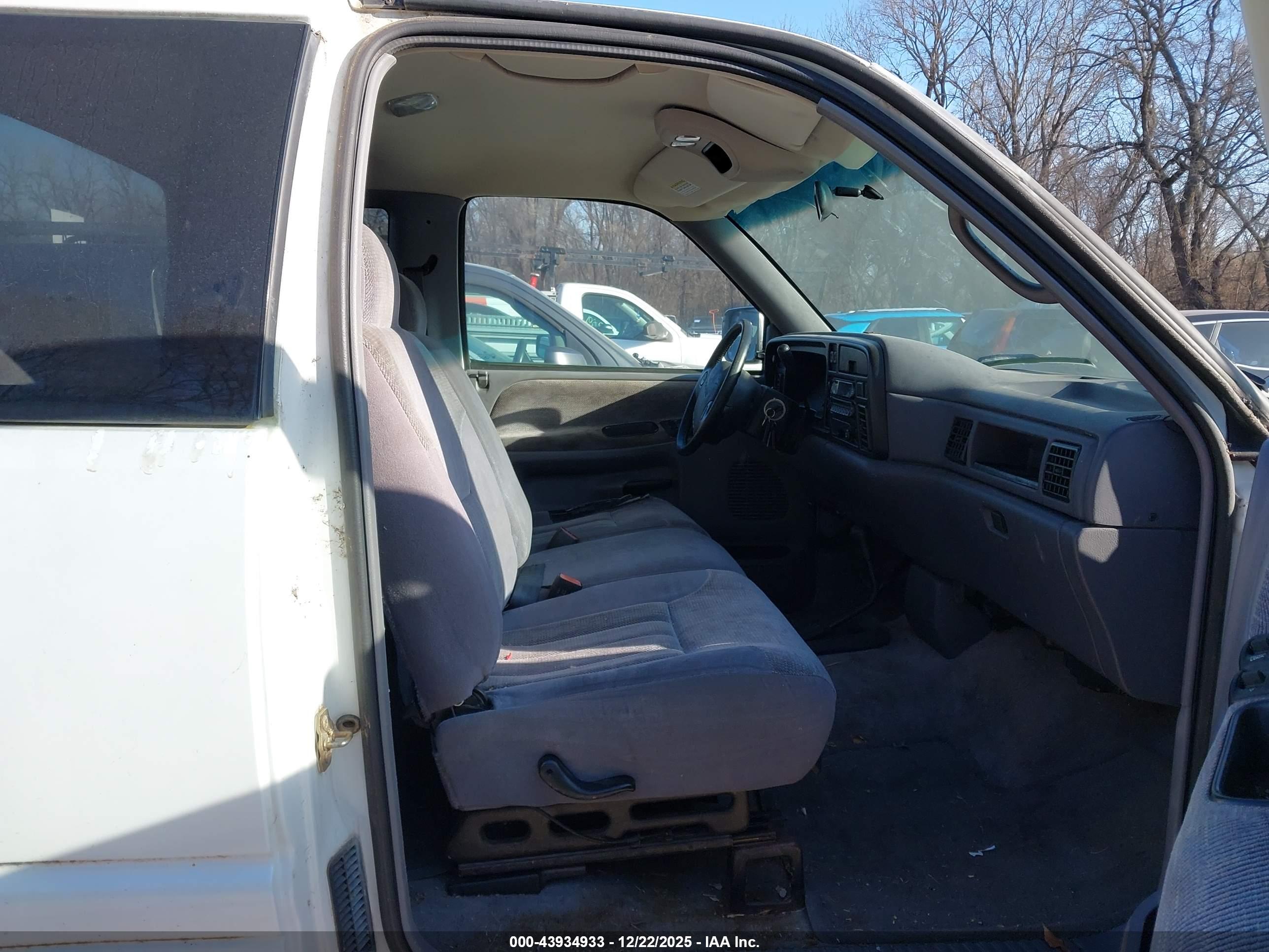 DODGE RAM image 5
