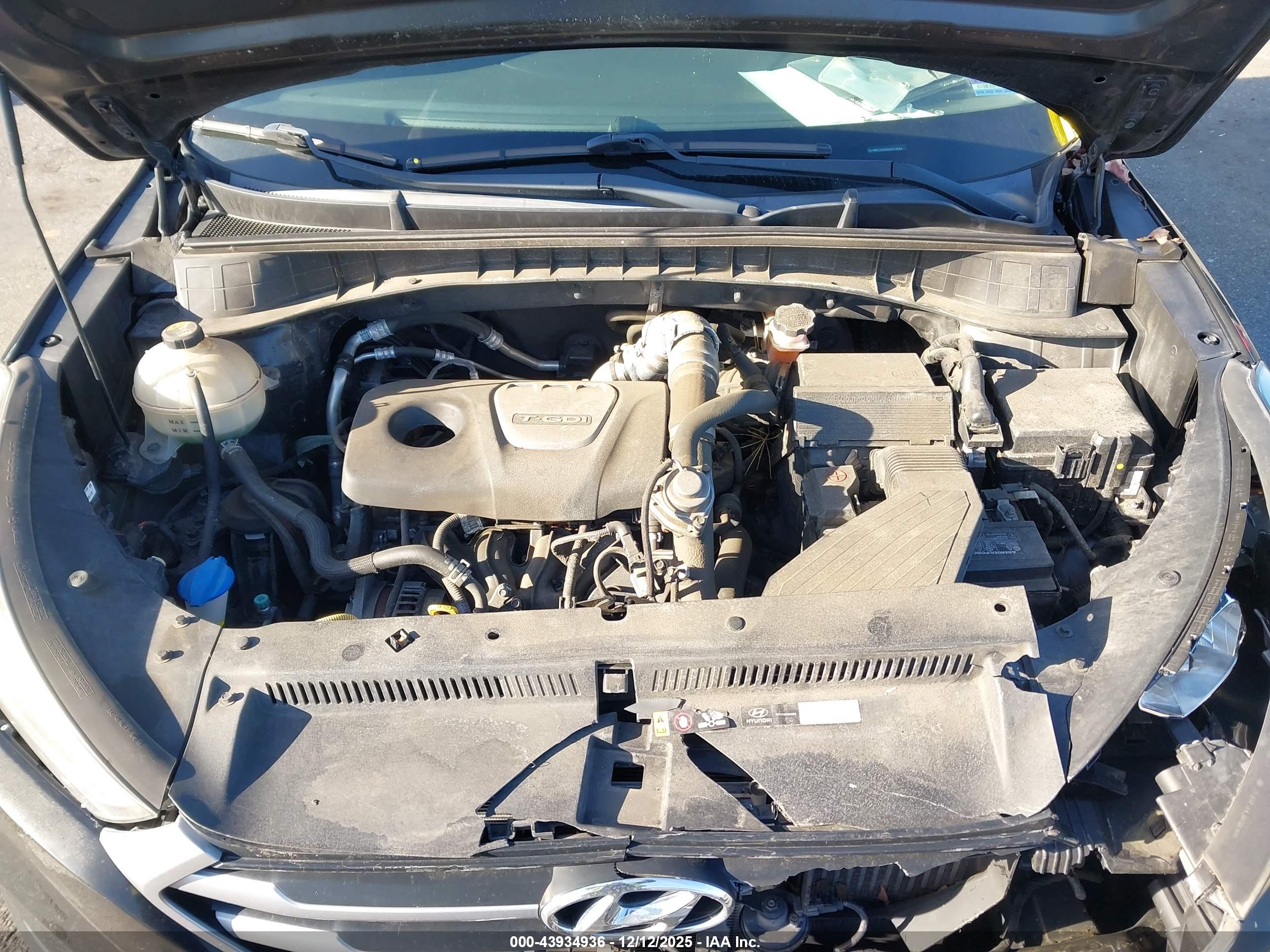 HYUNDAI TUCSON image 10
