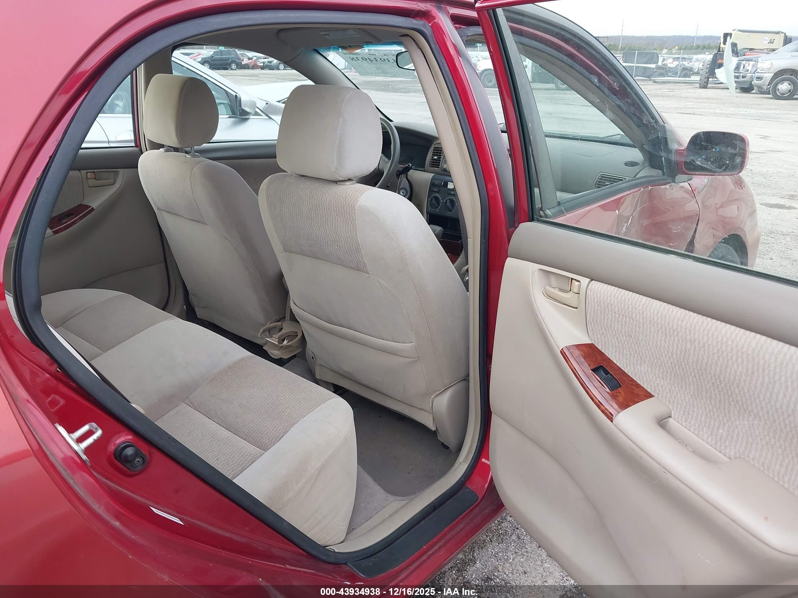 TOYOTA COROLLA image 8