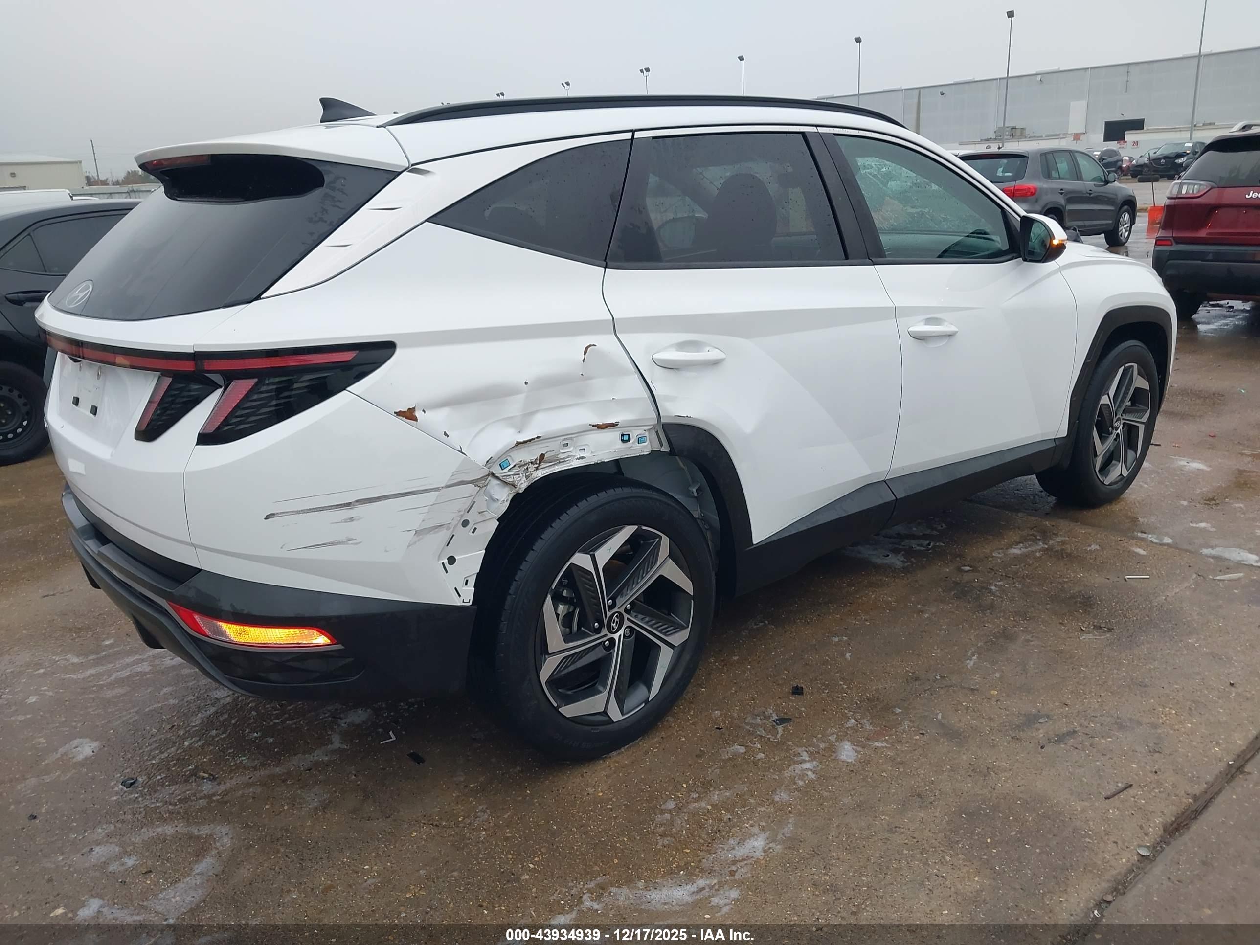 HYUNDAI TUCSON image 4