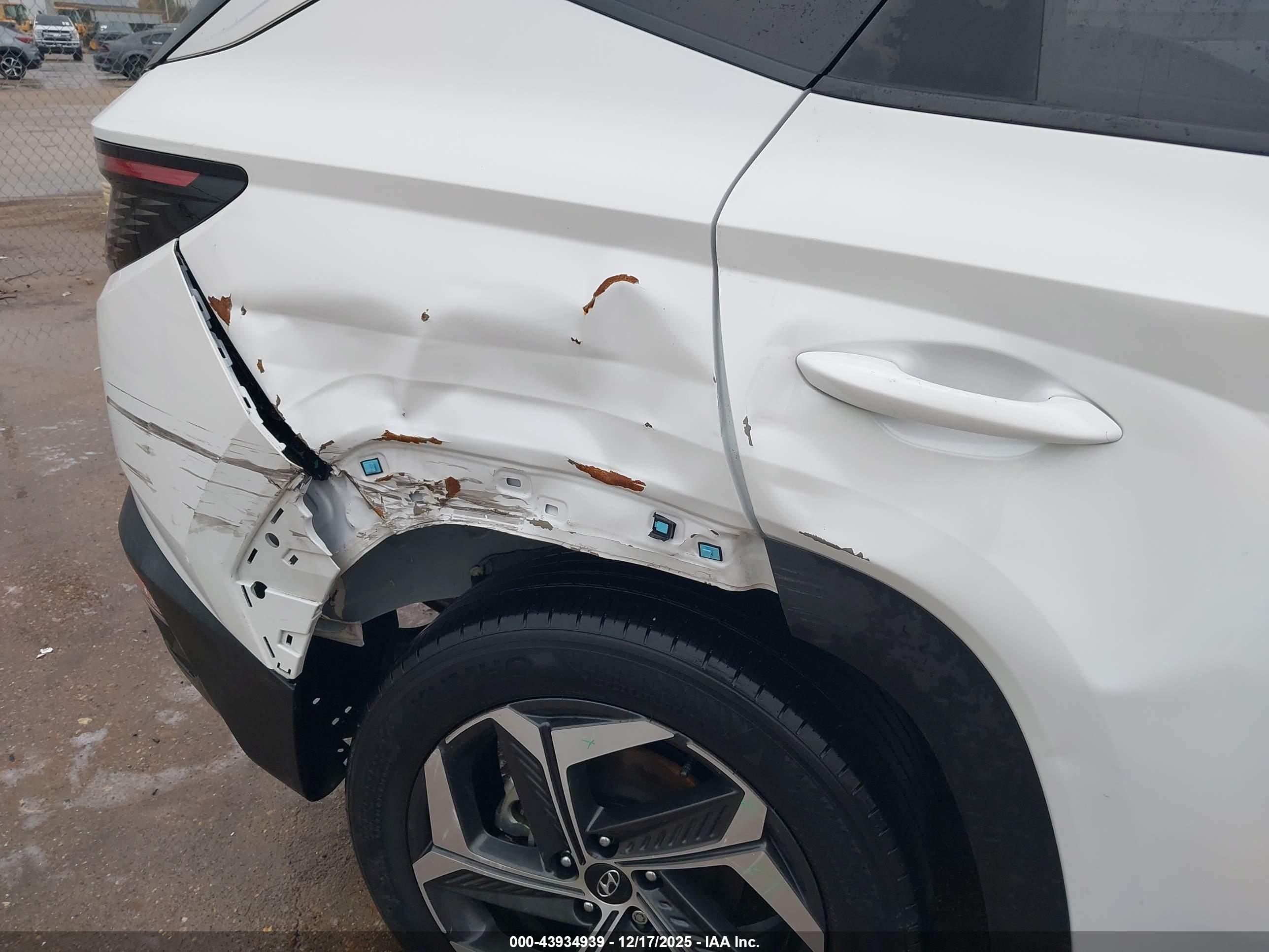 HYUNDAI TUCSON image 6