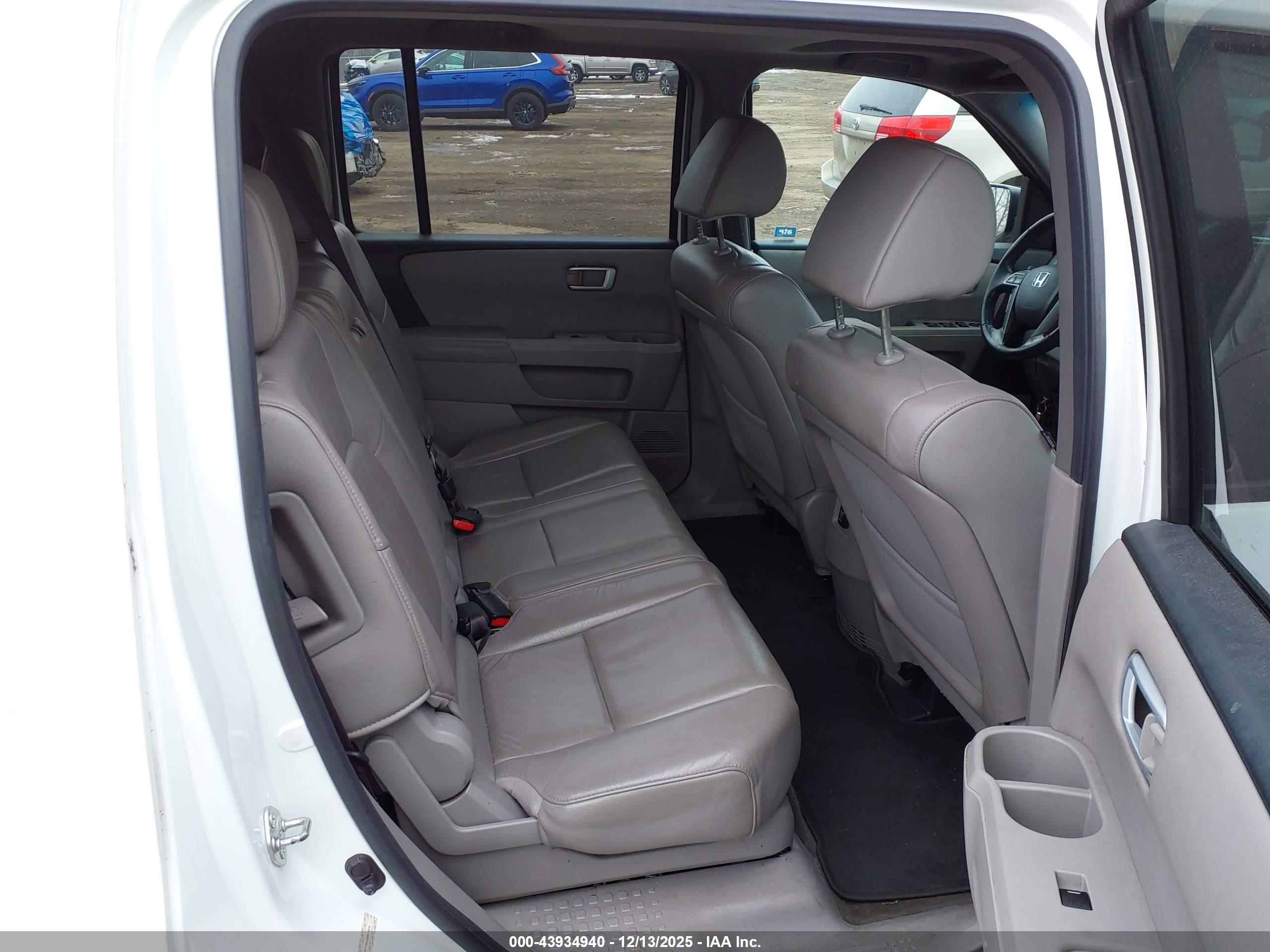 HONDA PILOT image 8