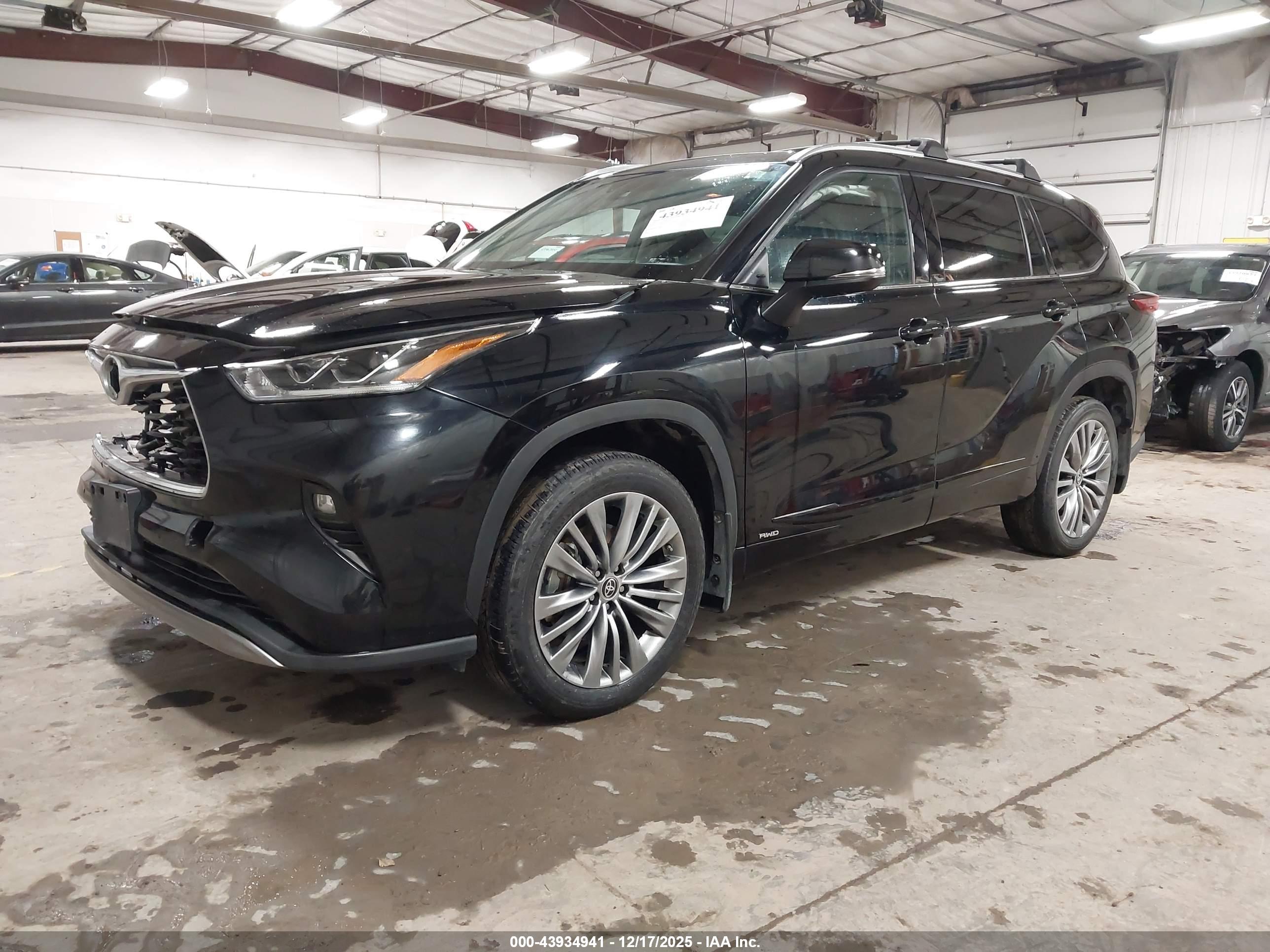 TOYOTA HIGHLANDER image 2