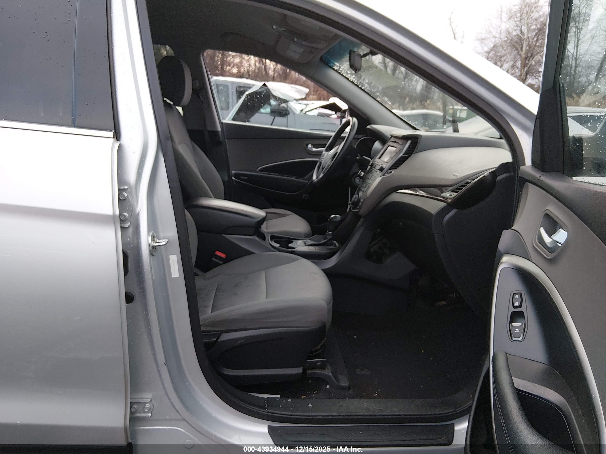 HYUNDAI SANTA image 5