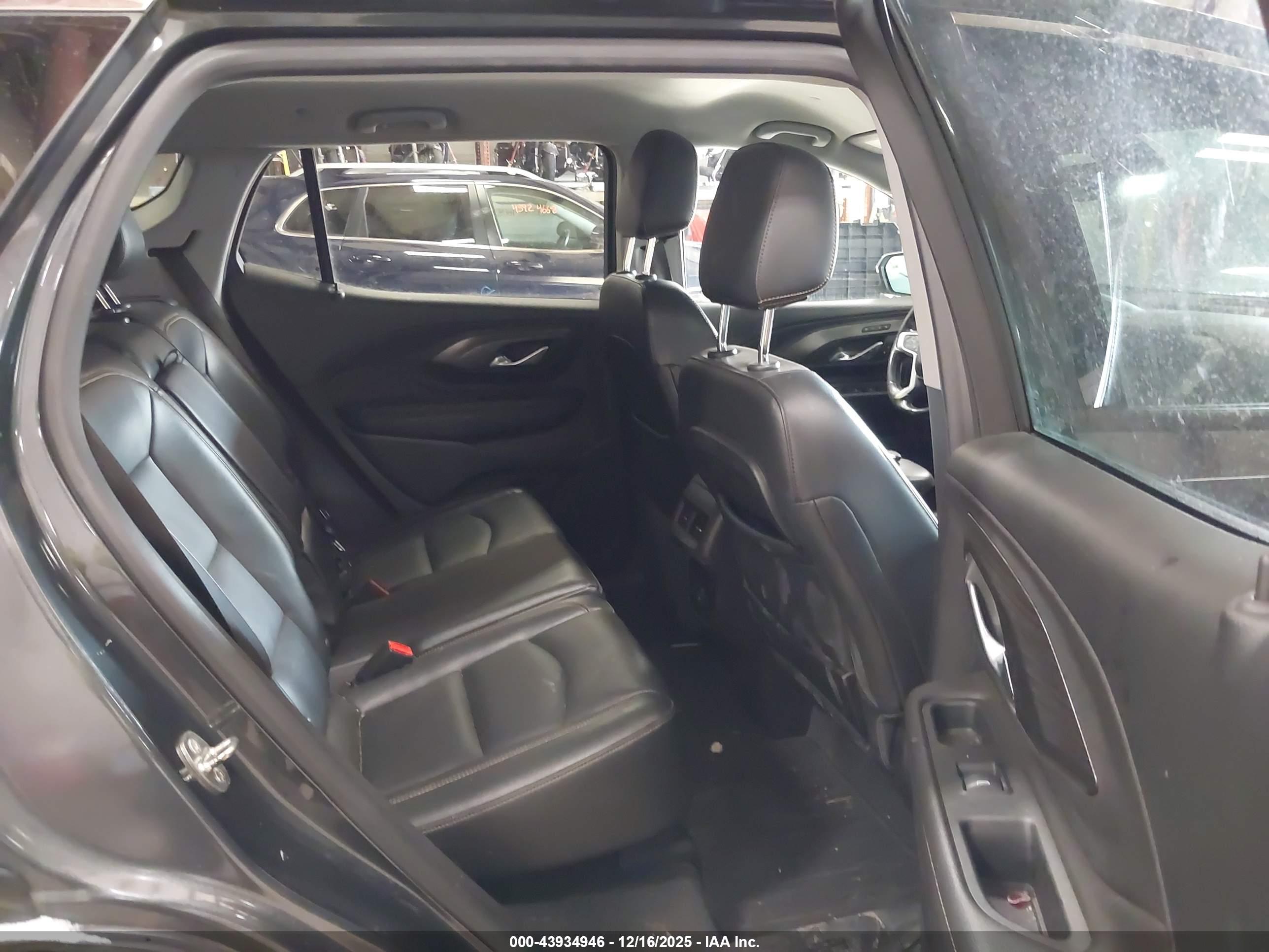 GMC TERRAIN image 8