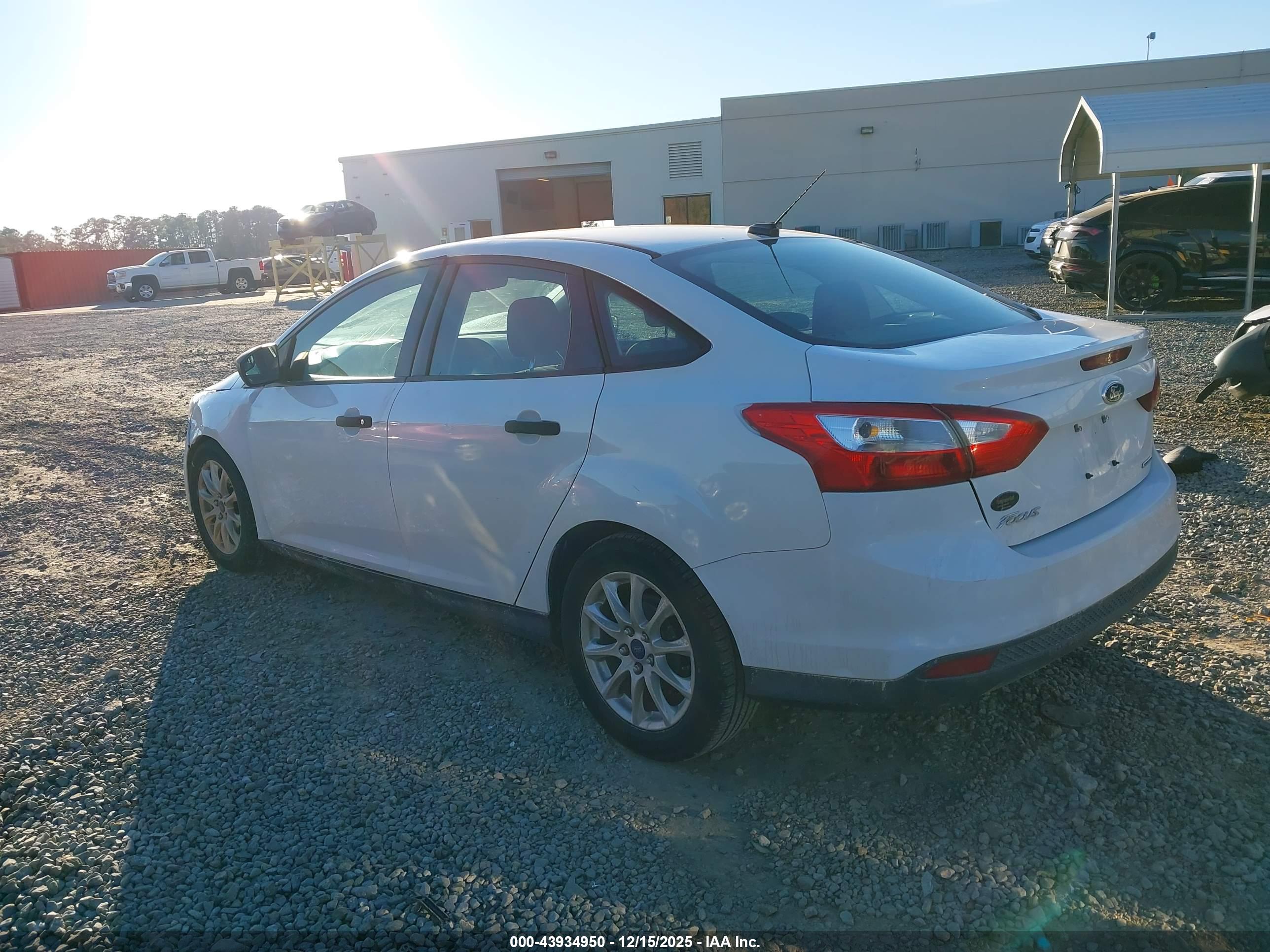 FORD FOCUS image 3