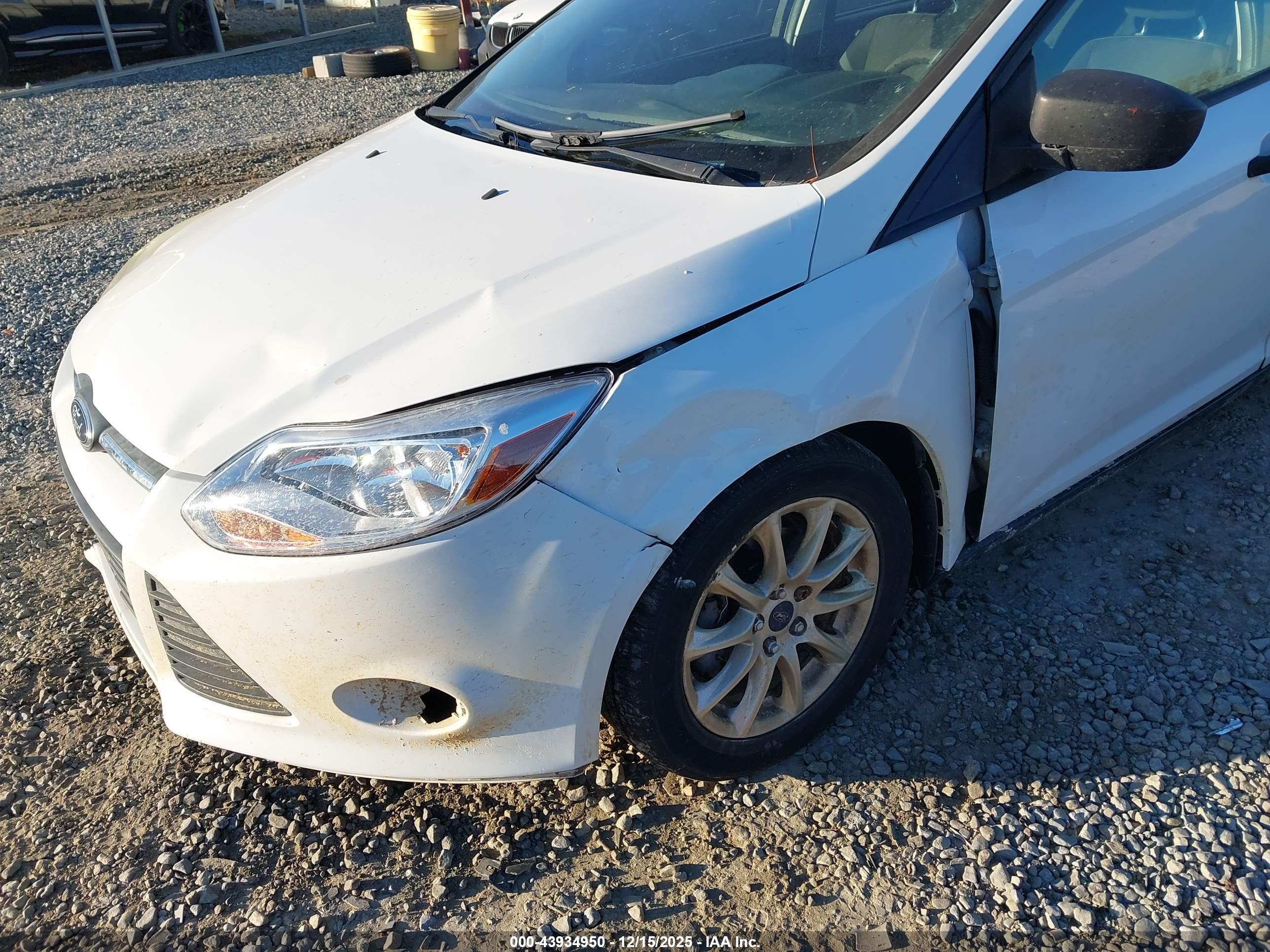 FORD FOCUS image 6