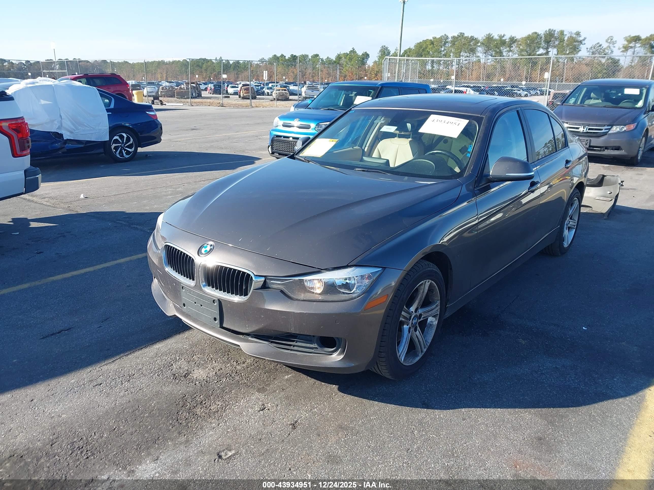 BMW 328I image 2