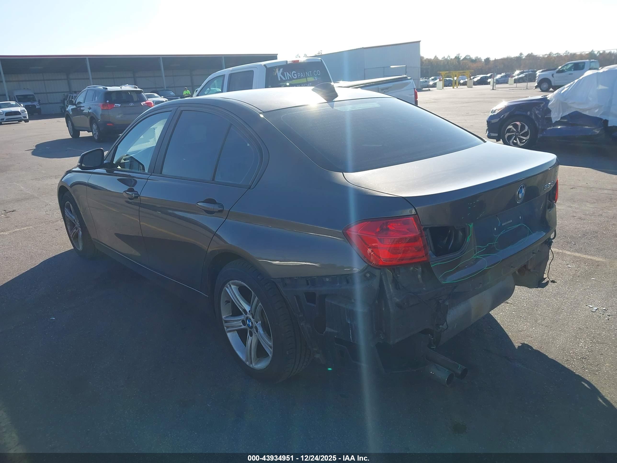 BMW 328I image 3