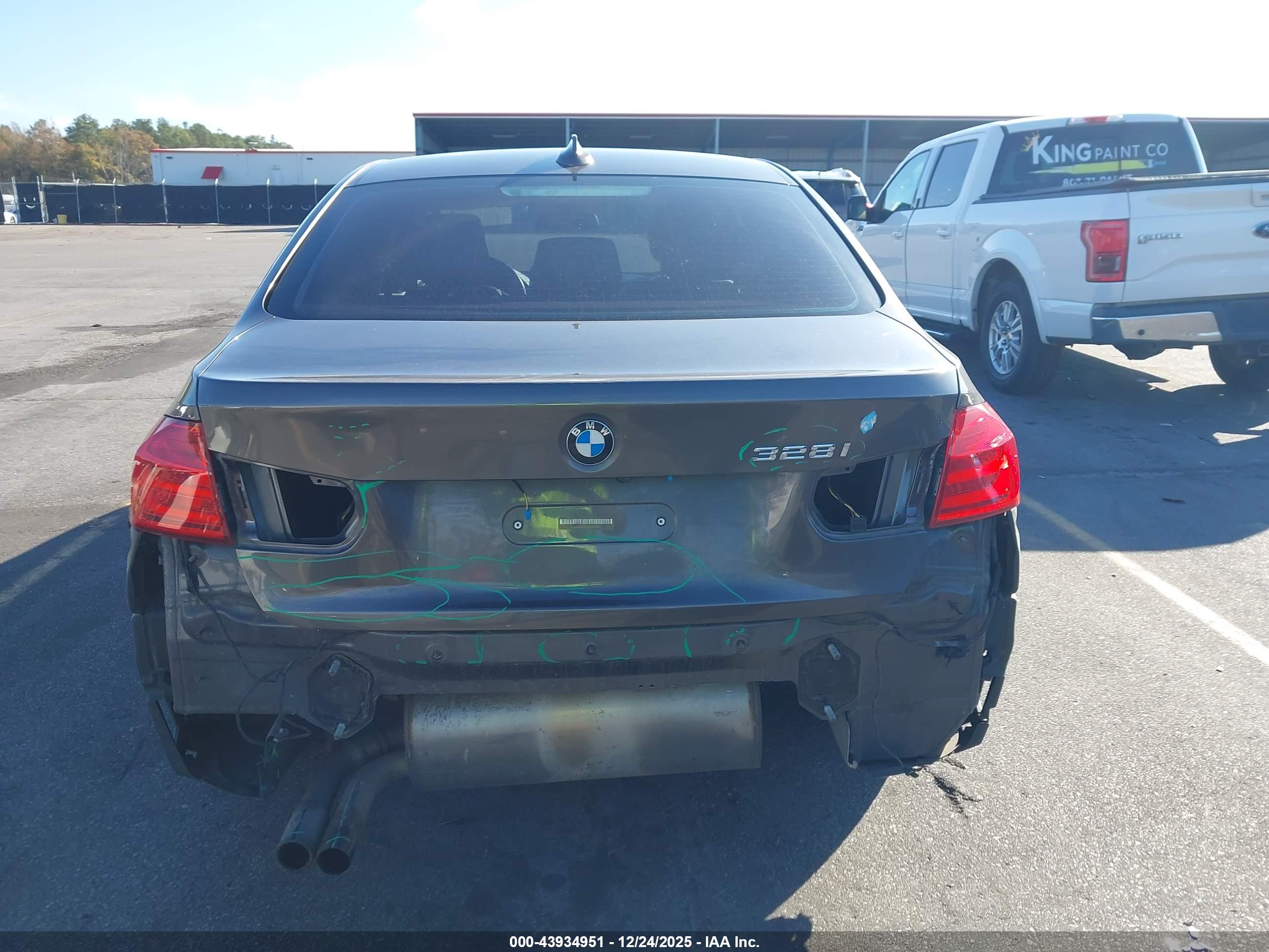 BMW 328I image 6
