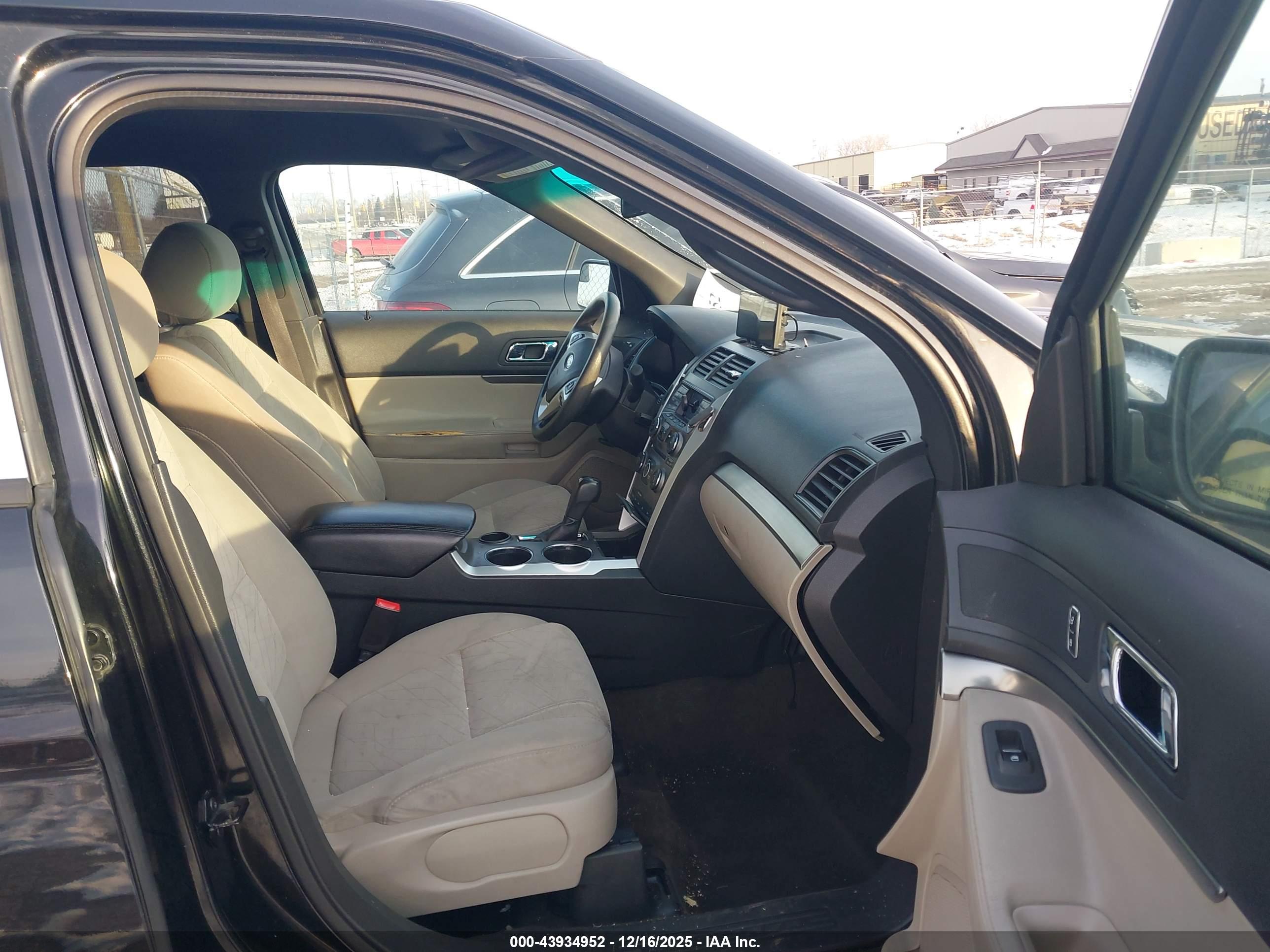 FORD EXPLORER image 5