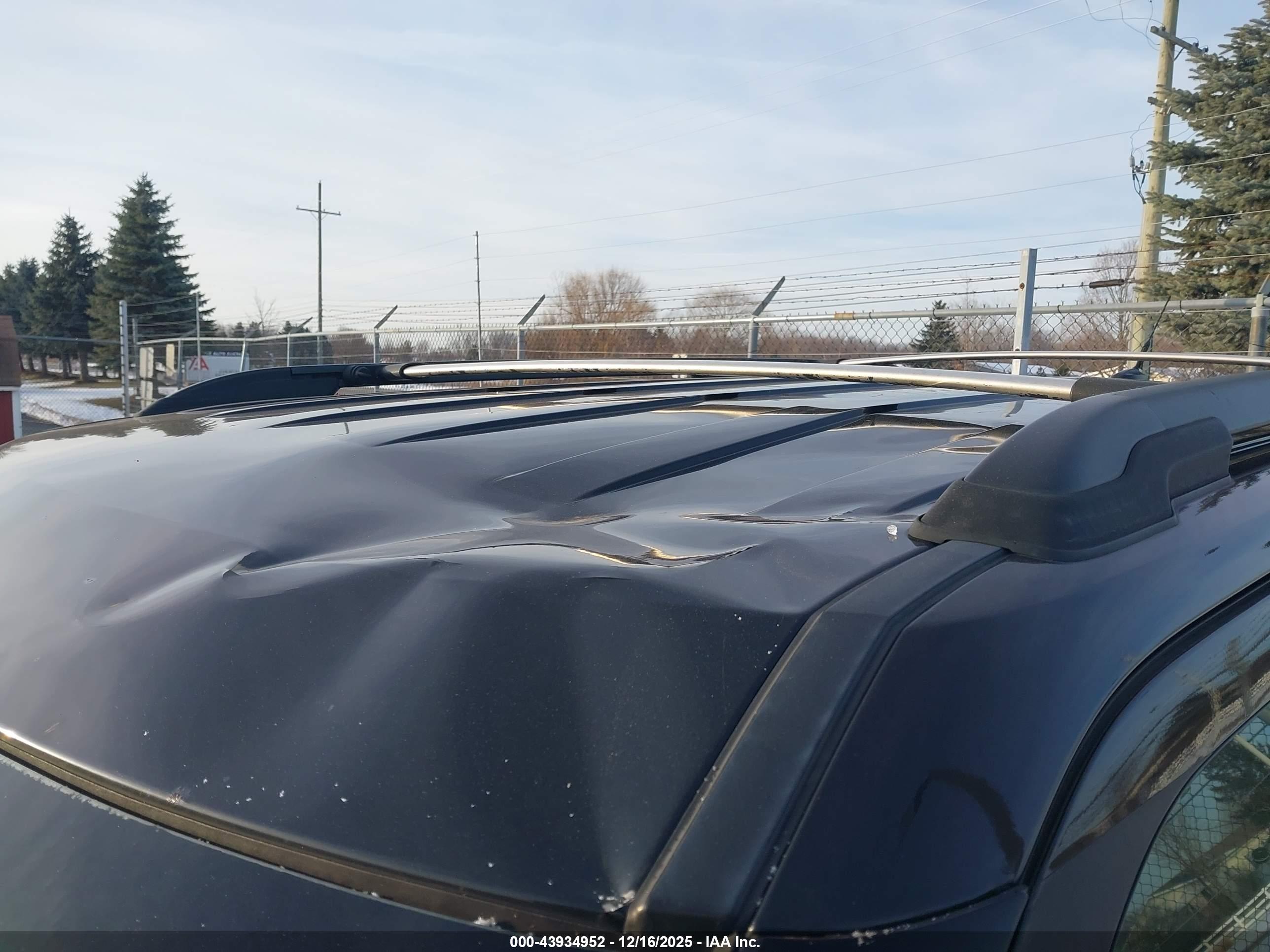 FORD EXPLORER image 6