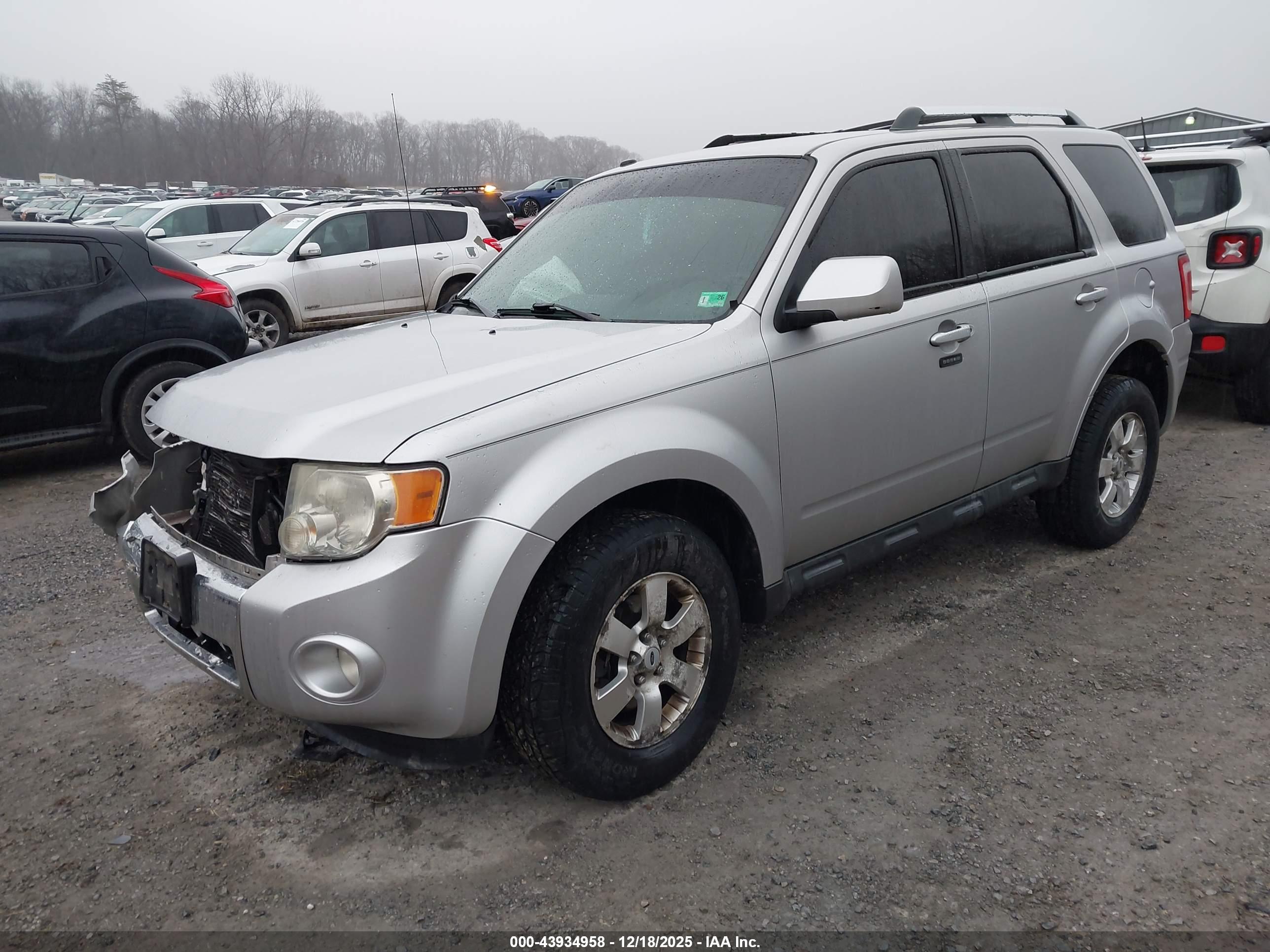 FORD ESCAPE image 2