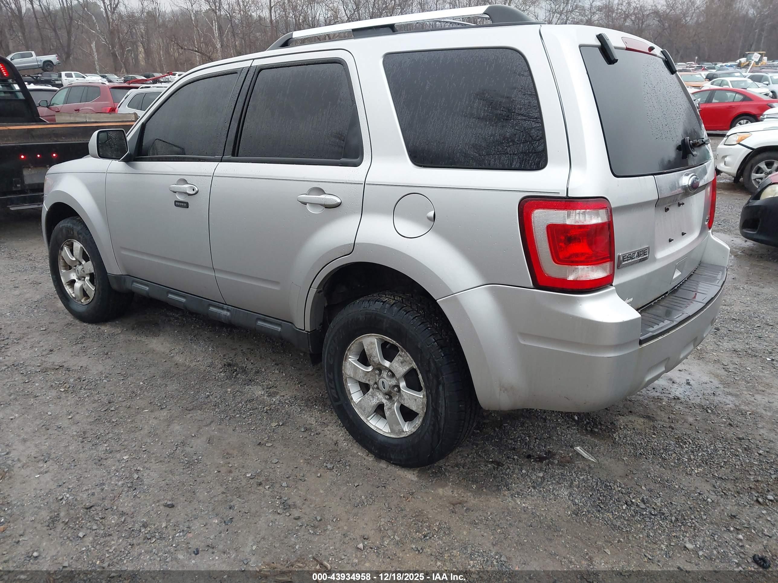 FORD ESCAPE image 3