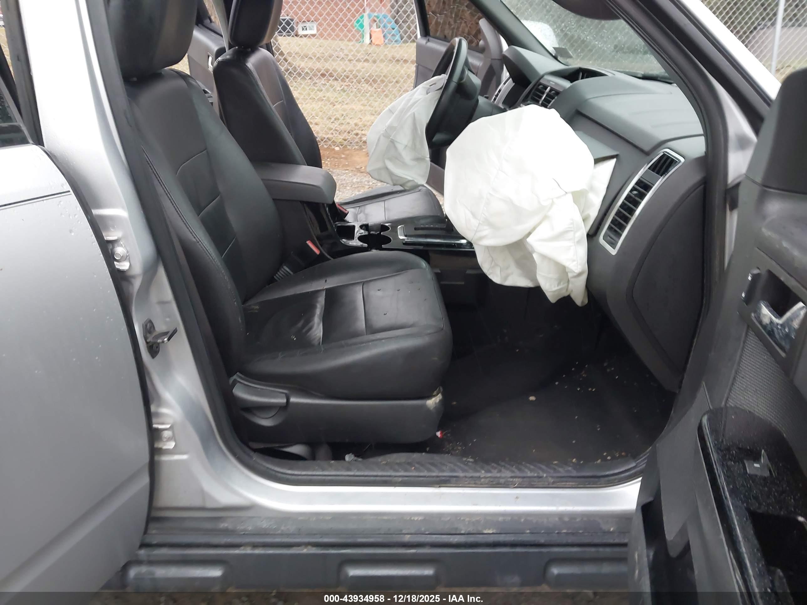 FORD ESCAPE image 5