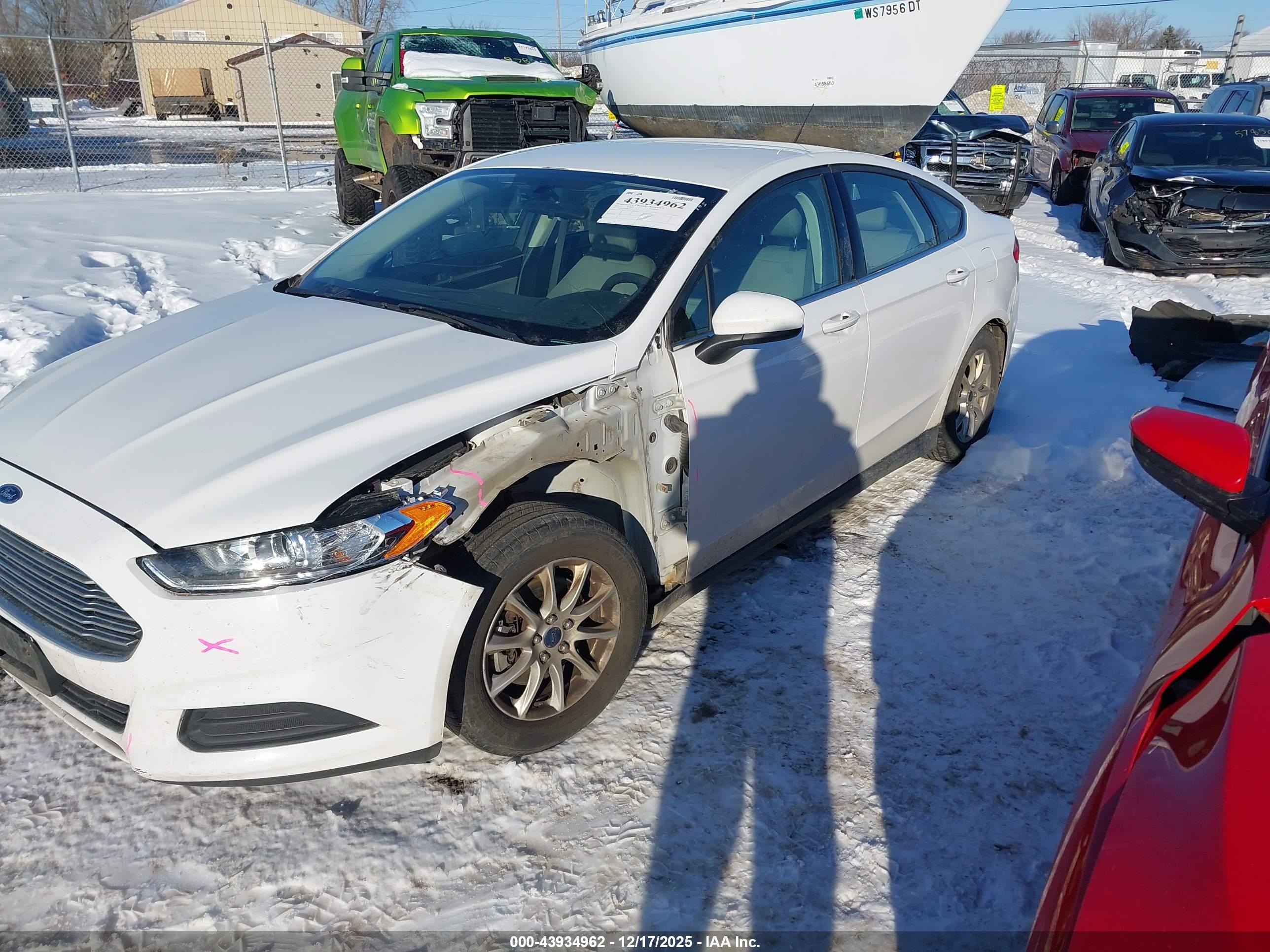FORD FUSION image 2